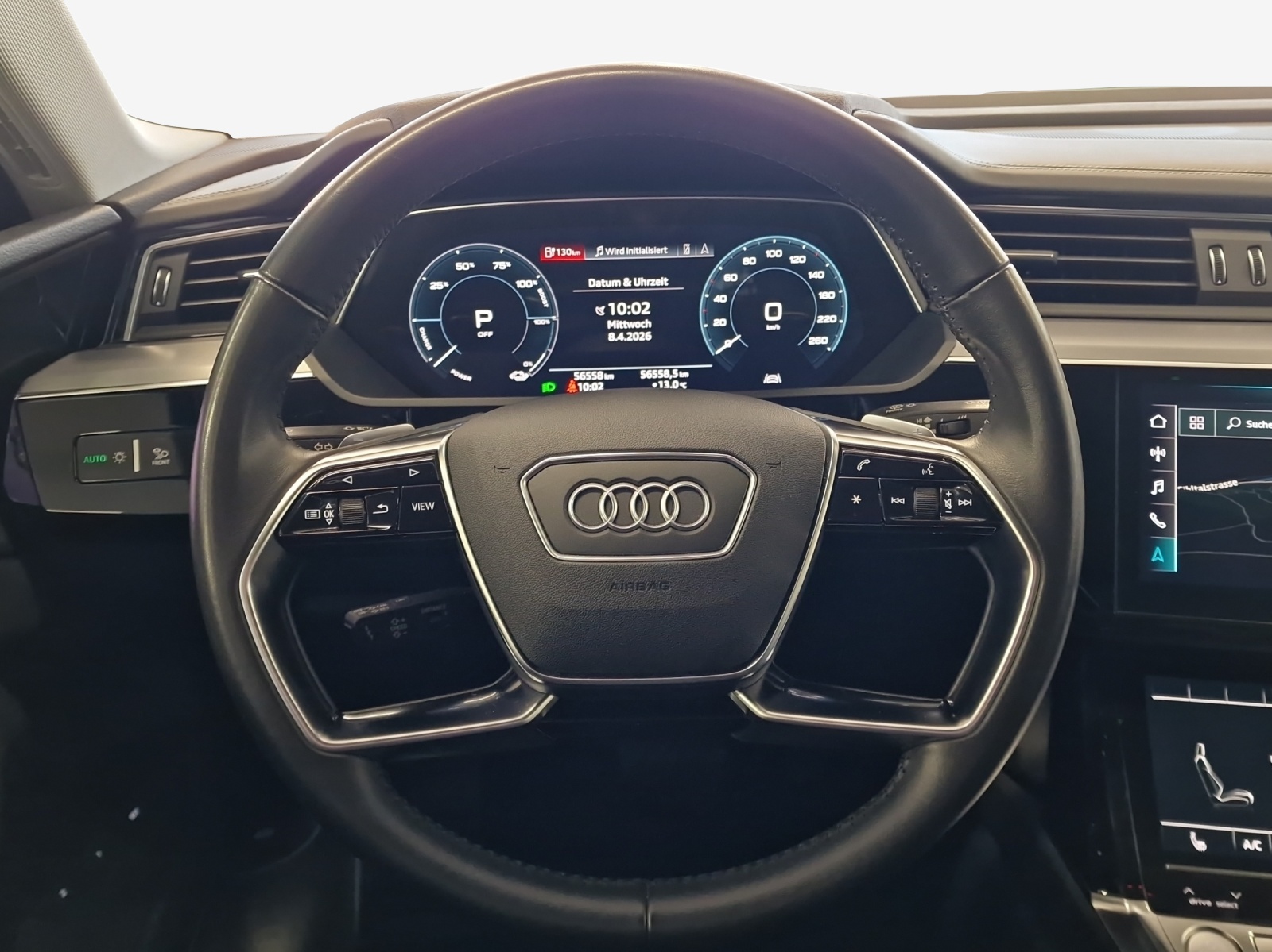 AUDI e-tron 55 Advanced quattro-image-10