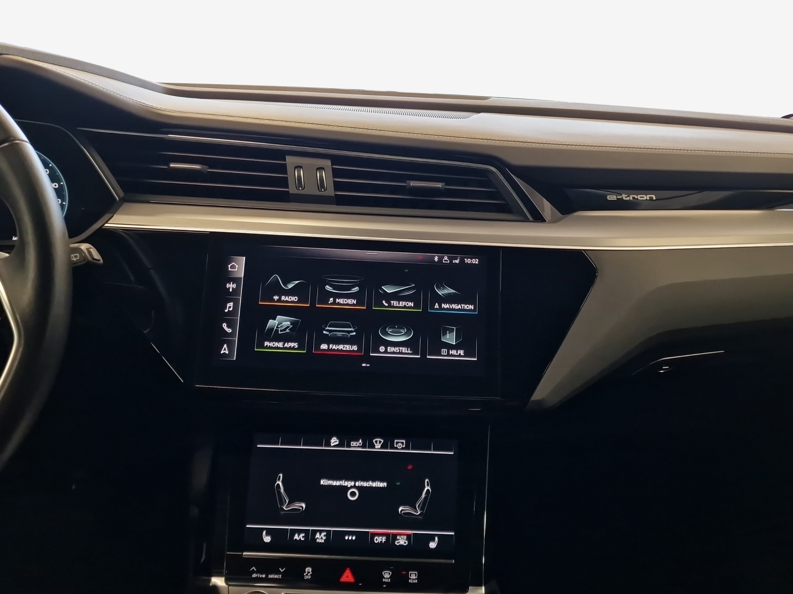 AUDI e-tron 55 Advanced quattro-image-11