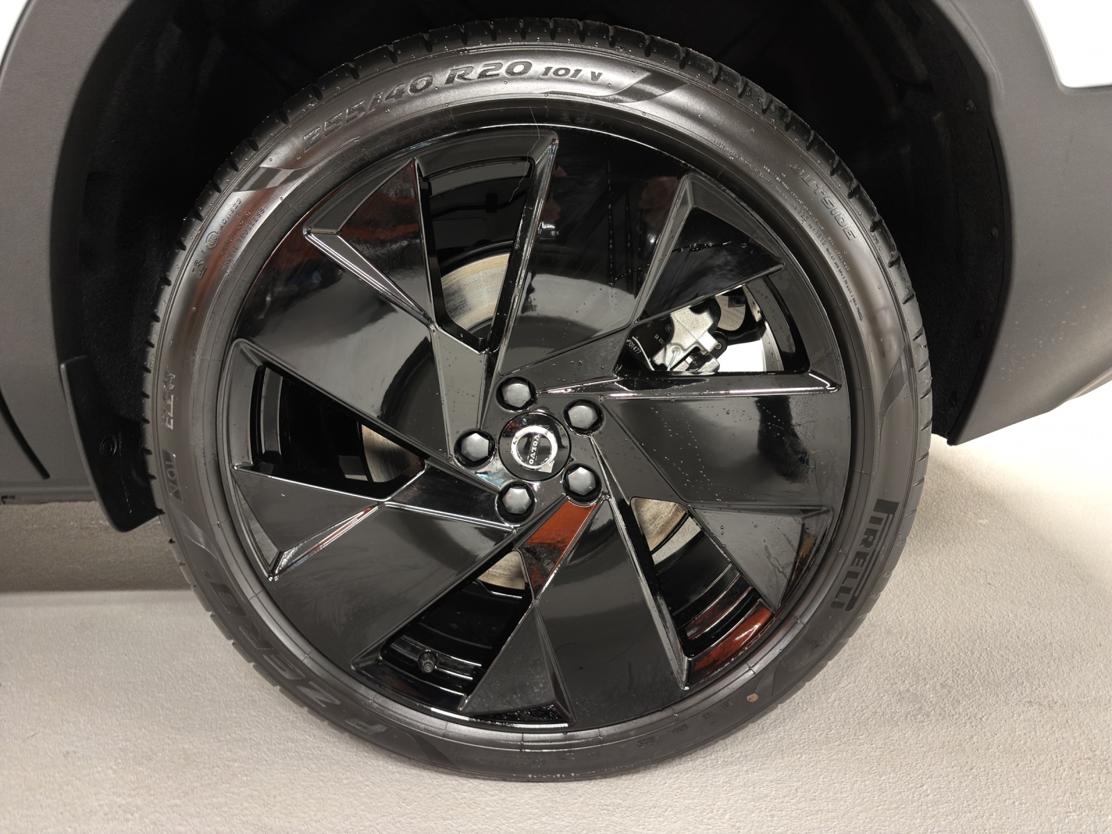 VOLVO EX40 Twin Black Edition AWD-image-15