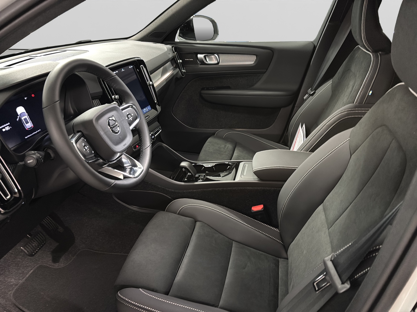 VOLVO EX40 Twin Black Edition AWD-showroom-element-3