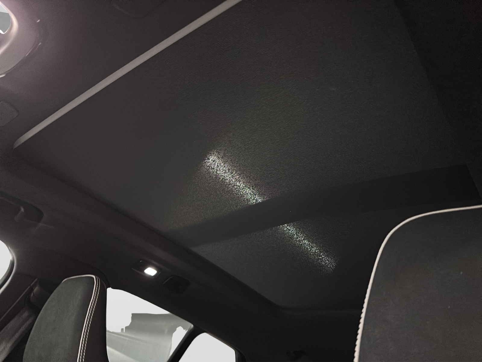 VOLVO EX40 Twin Black Edition AWD-image-5