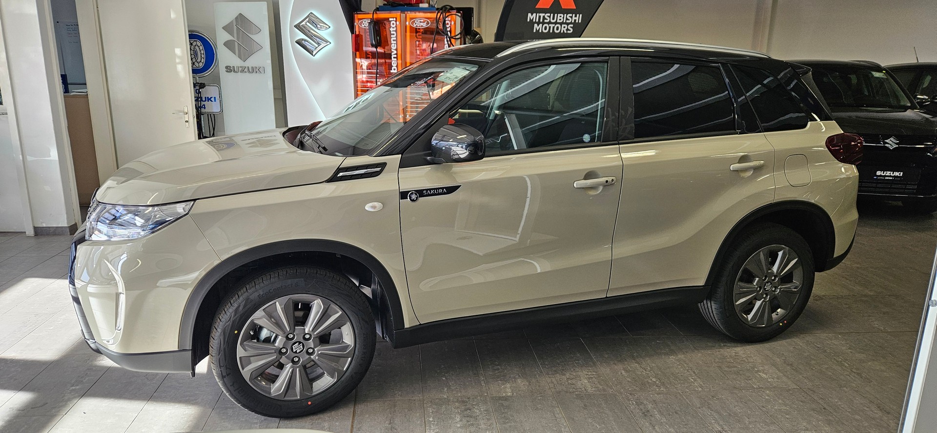 SUZUKI Vitara 1.4 Boosterjet Sakura 4x4 Hybrid Automatic-image-1