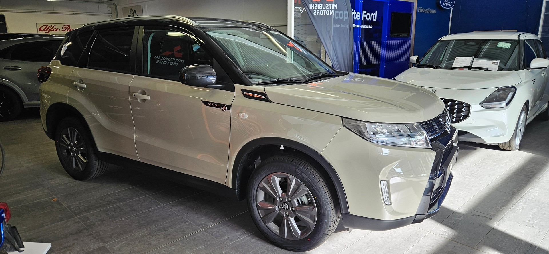 SUZUKI Vitara 1.4 Boosterjet Sakura 4x4 Hybrid Automatic-image-2