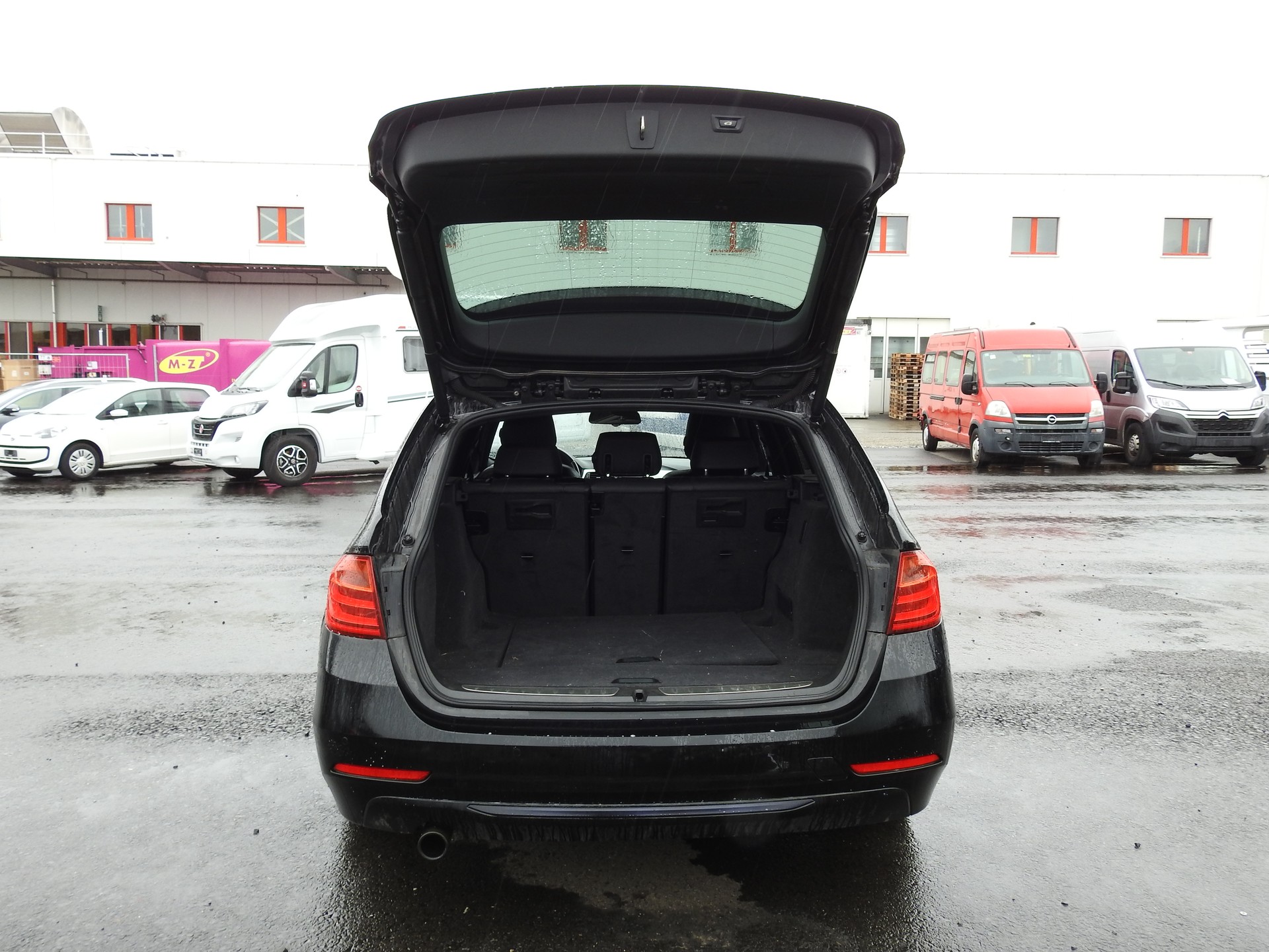 BMW 320d xDrive Touring Sport Line Steptronic-image-11