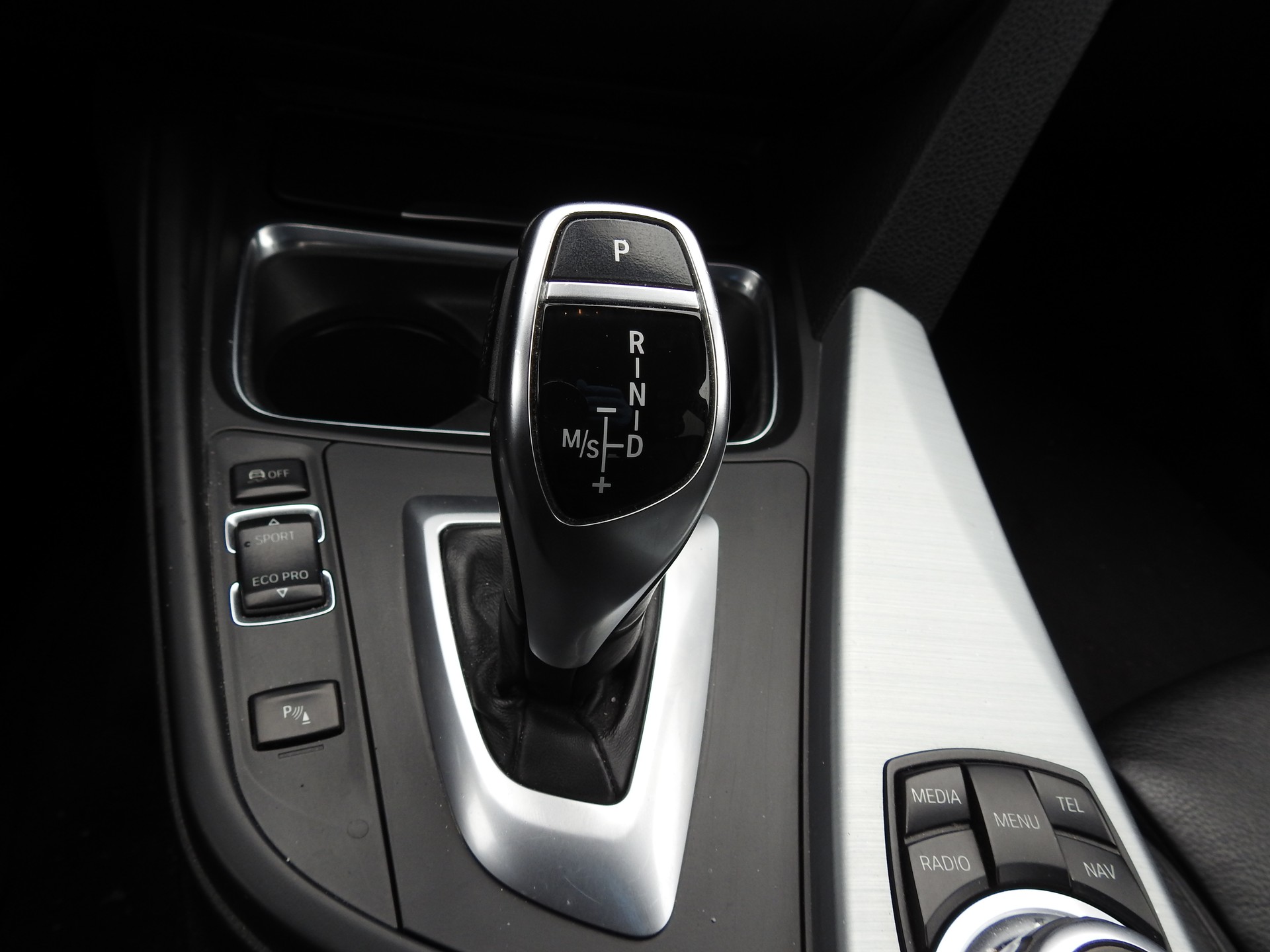 BMW 320d xDrive Touring Sport Line Steptronic-image-20