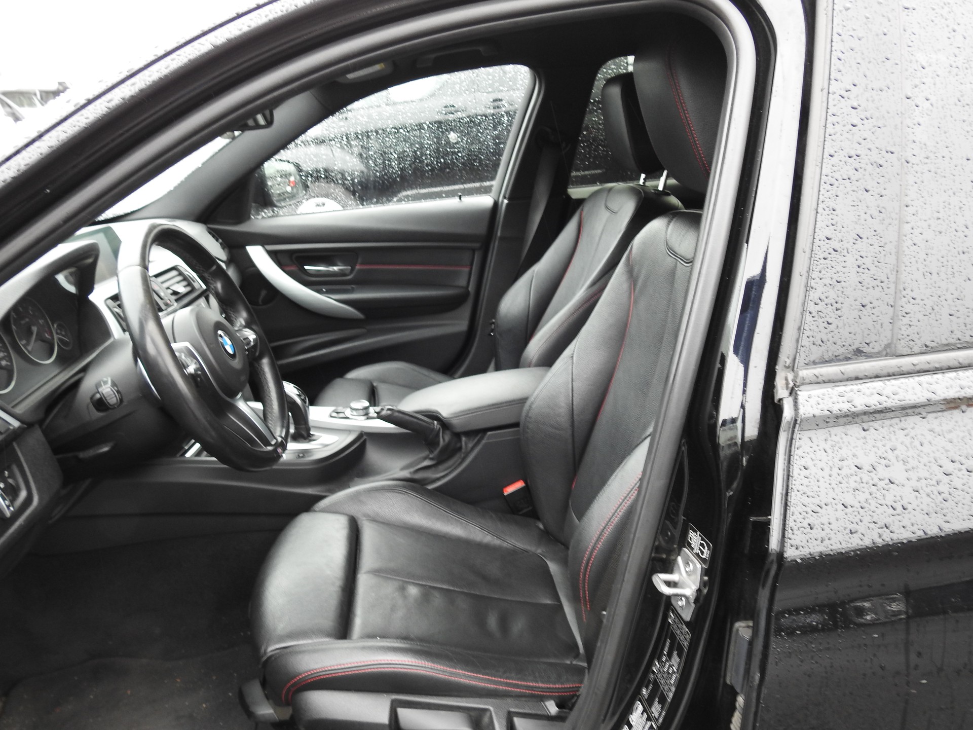 BMW 320d xDrive Touring Sport Line Steptronic-image-12