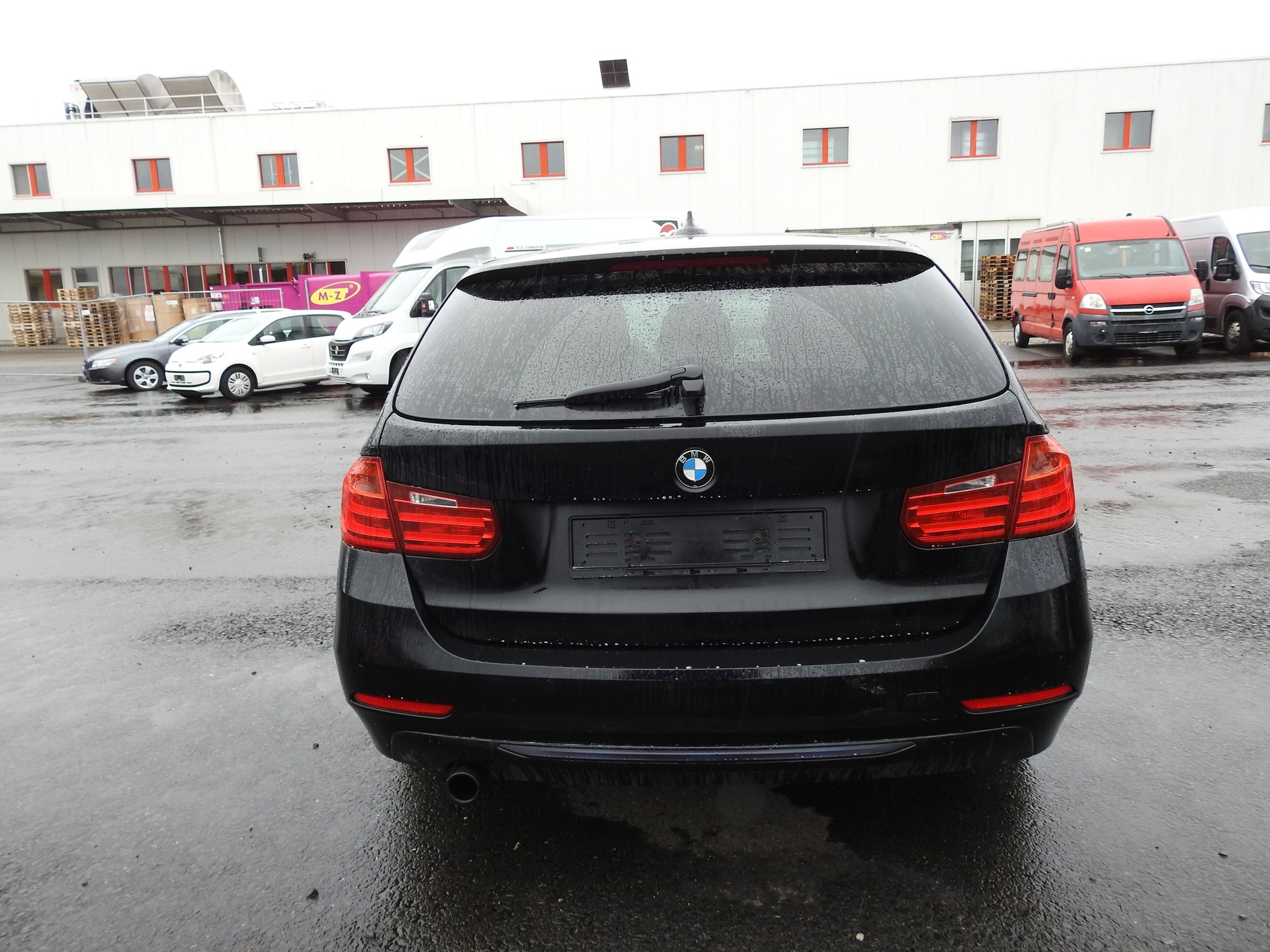 BMW 320d xDrive Touring Sport Line Steptronic-image-5