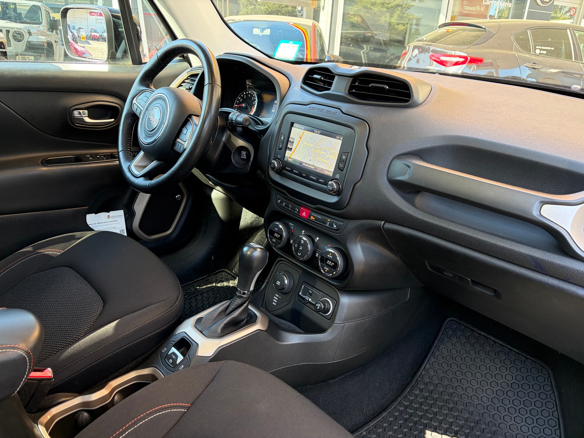 JEEP Renegade 1.4 Turbo 75th Anniversary AWD-image-10