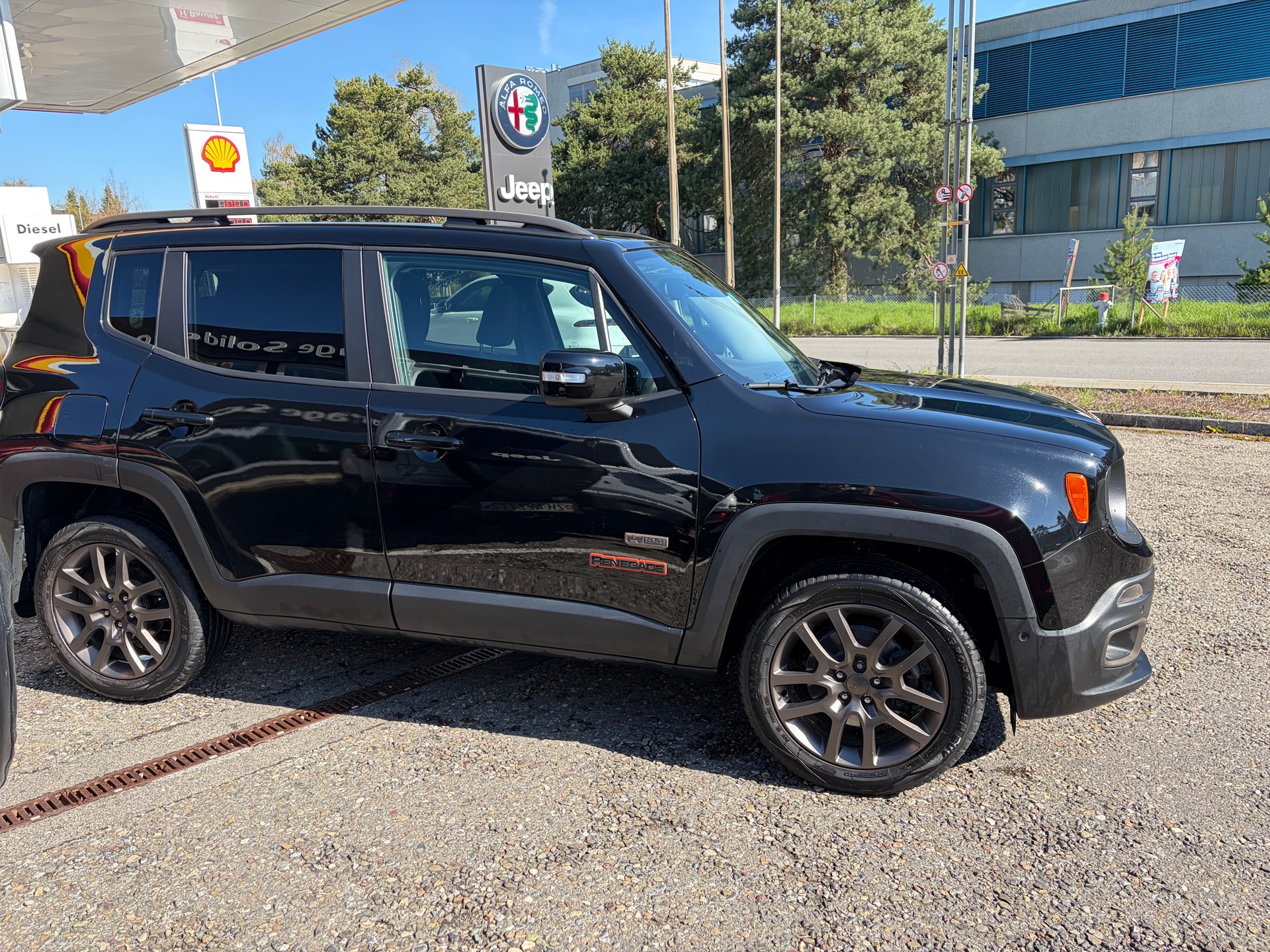 JEEP Renegade 1.4 Turbo 75th Anniversary AWD-image-4