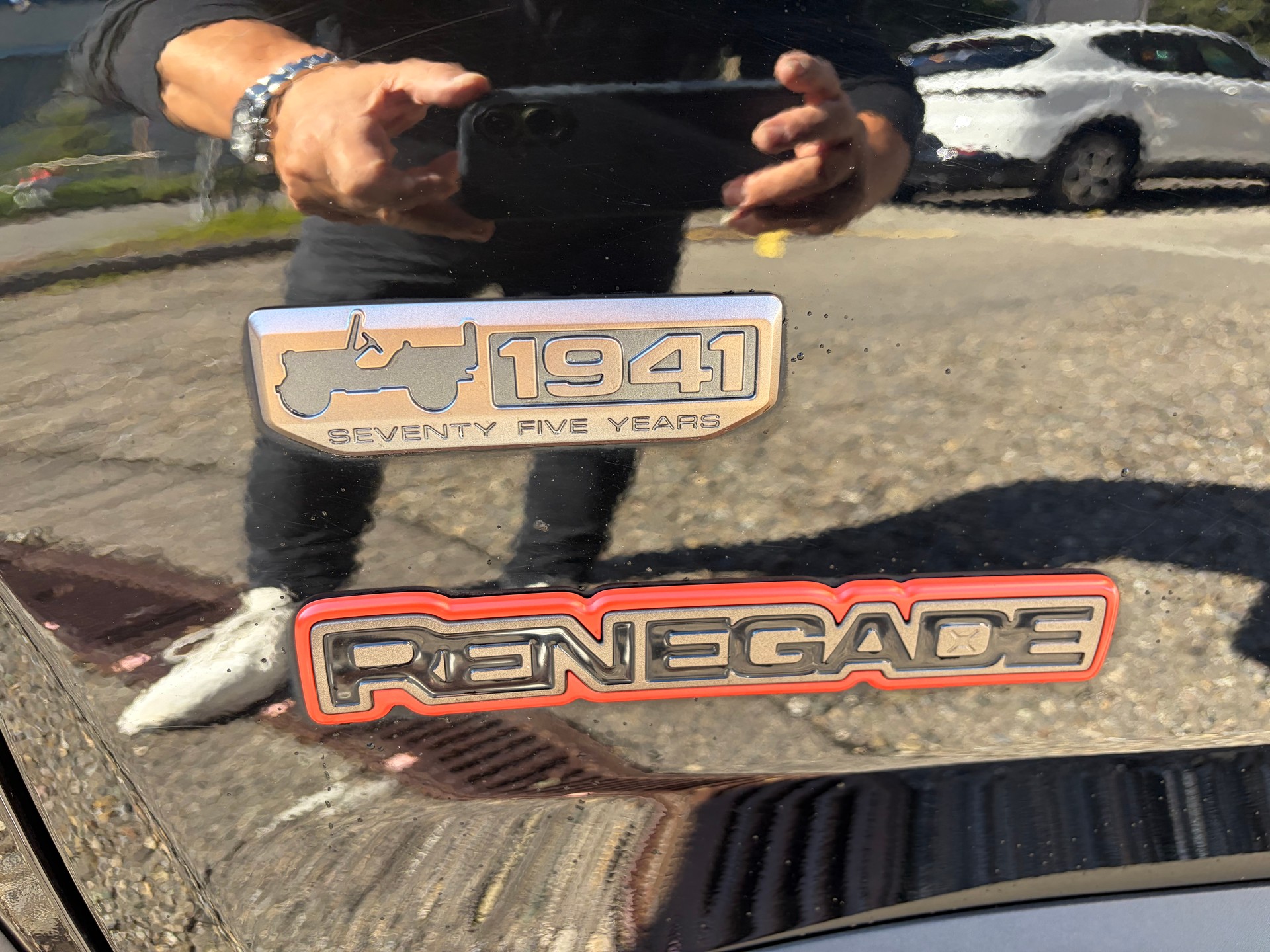 JEEP Renegade 1.4 Turbo 75th Anniversary AWD-image-8