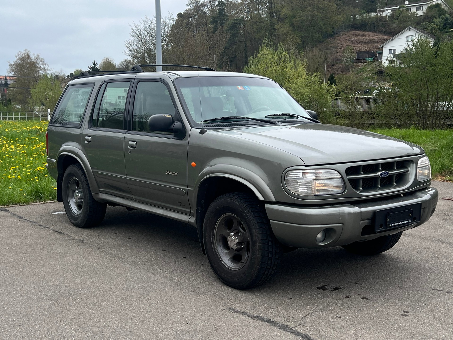 FORD Explorer 4.0 Ltd. Edition-image-2