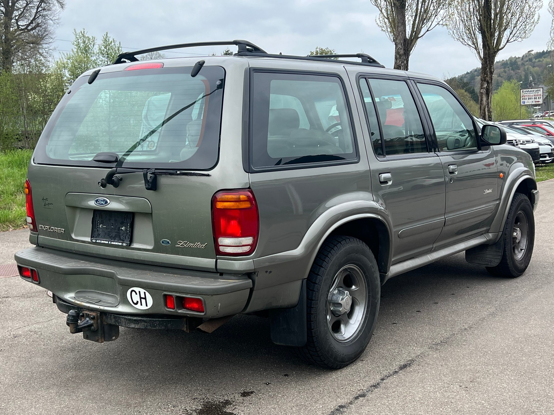 FORD Explorer 4.0 Ltd. Edition-image-3