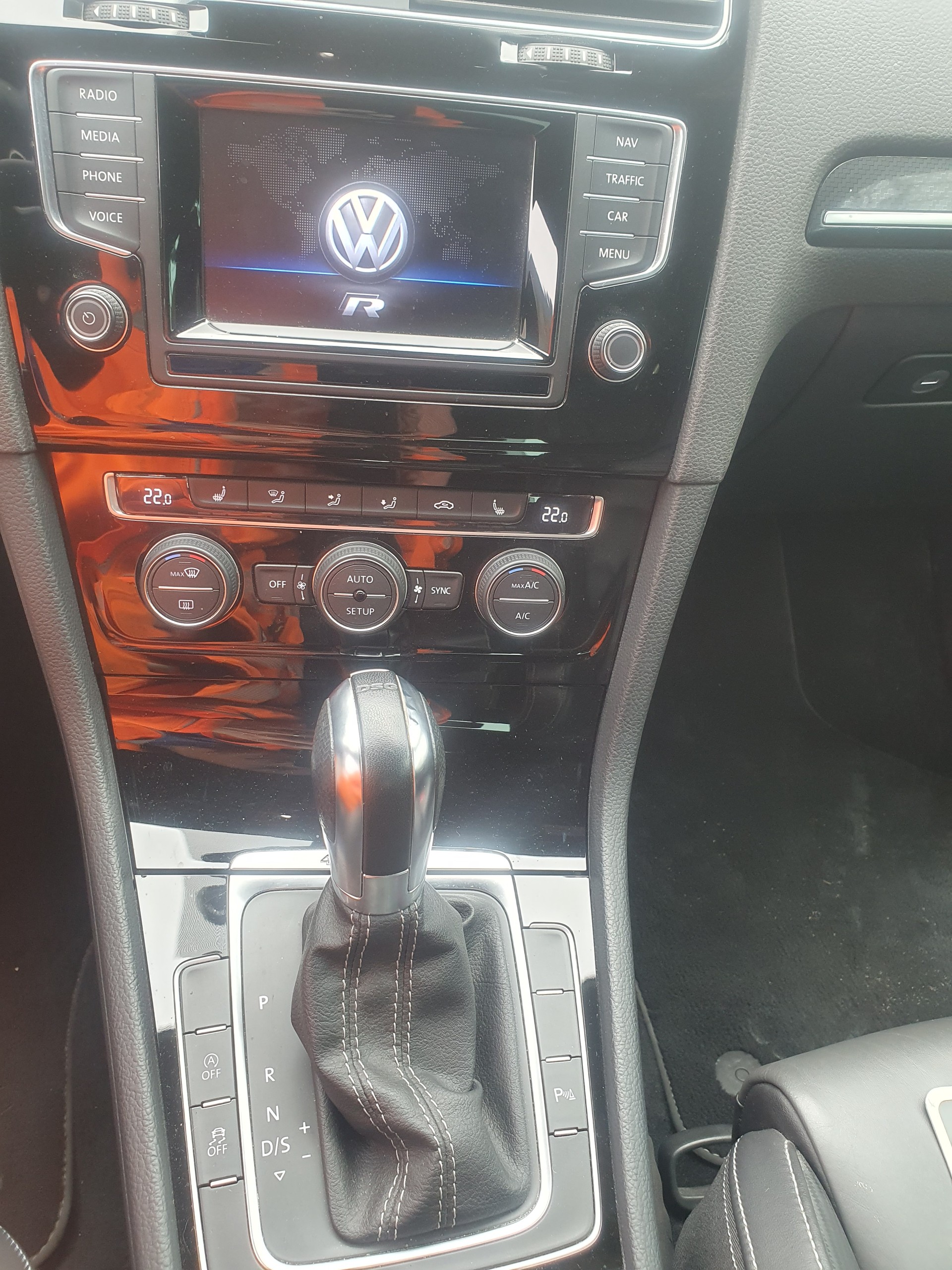 VW Golf 2.0 TSI R 4Motion DSG-image-3