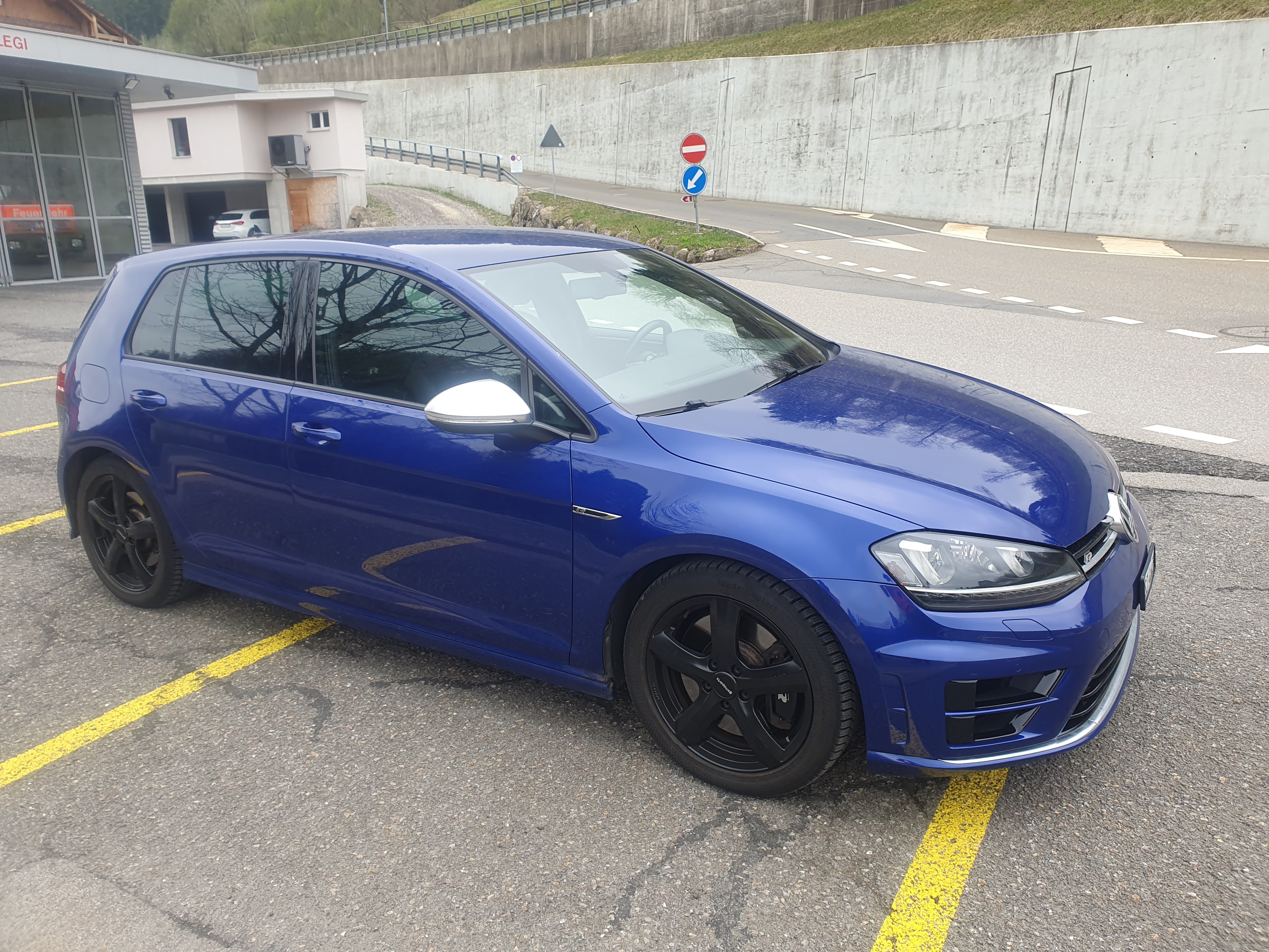 VW Golf 2.0 TSI R 4Motion DSG — slika 1