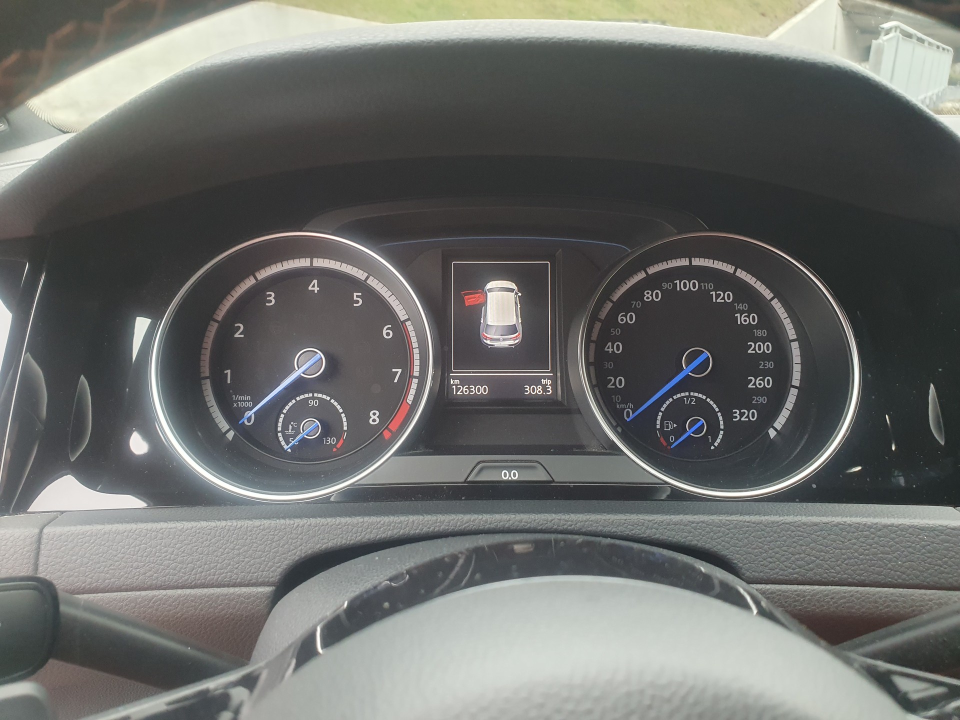 VW Golf 2.0 TSI R 4Motion DSG-image-2