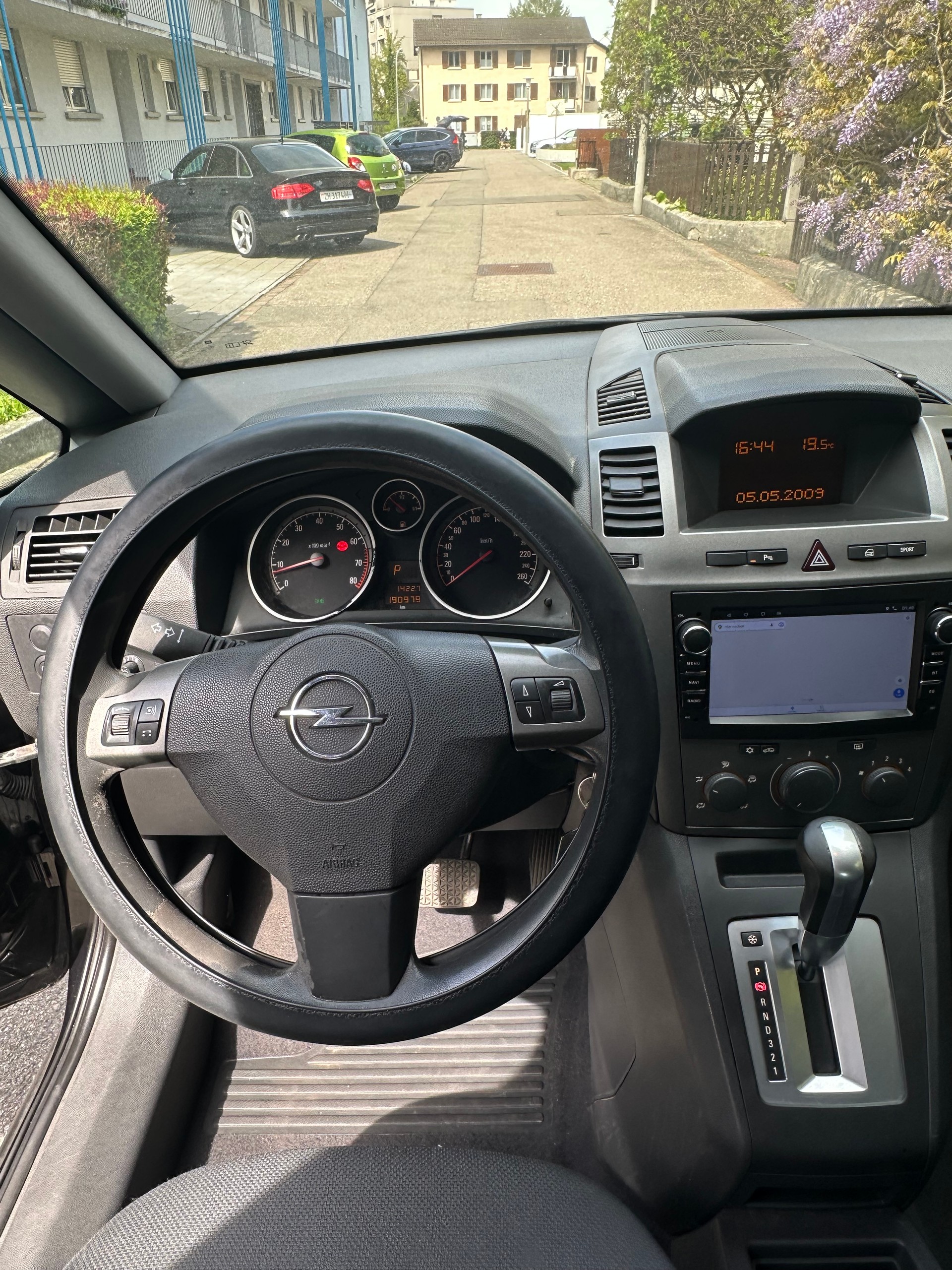 OPEL Zafira 2.2i 16V Enjoy-image-13