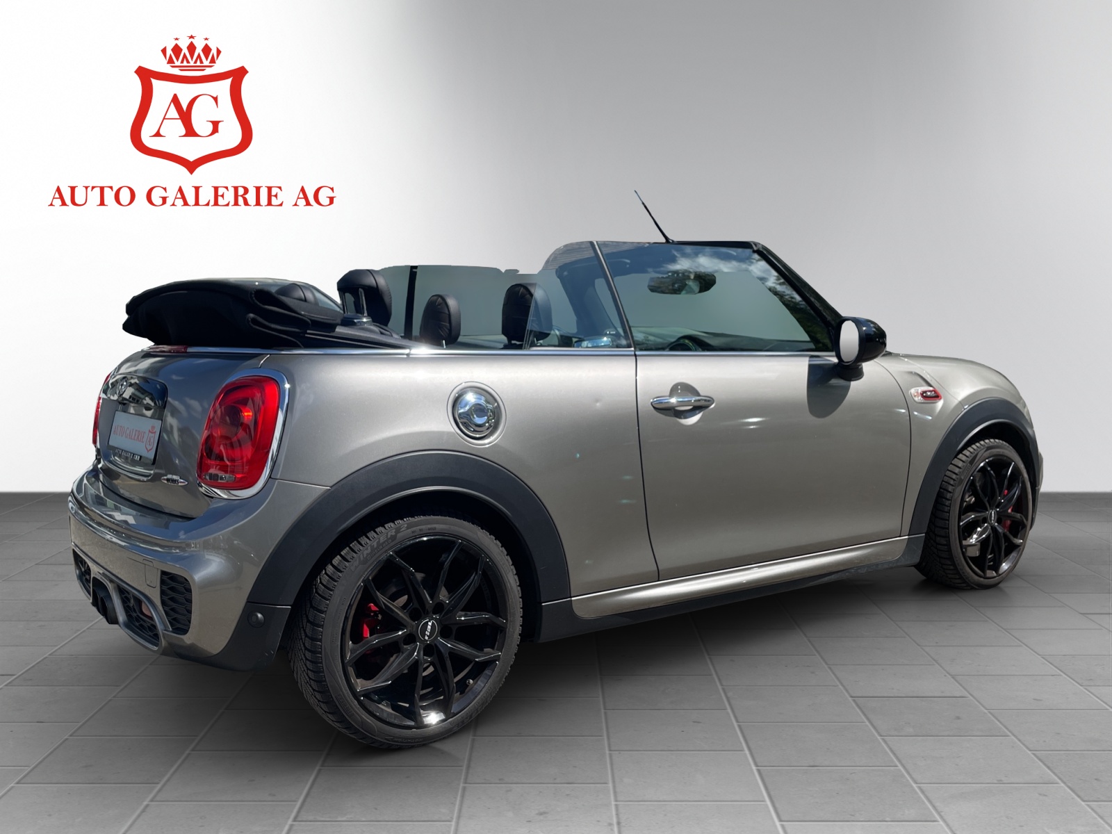 MINI Cooper John Cooper Works Cabriolet Steptronic-image-4