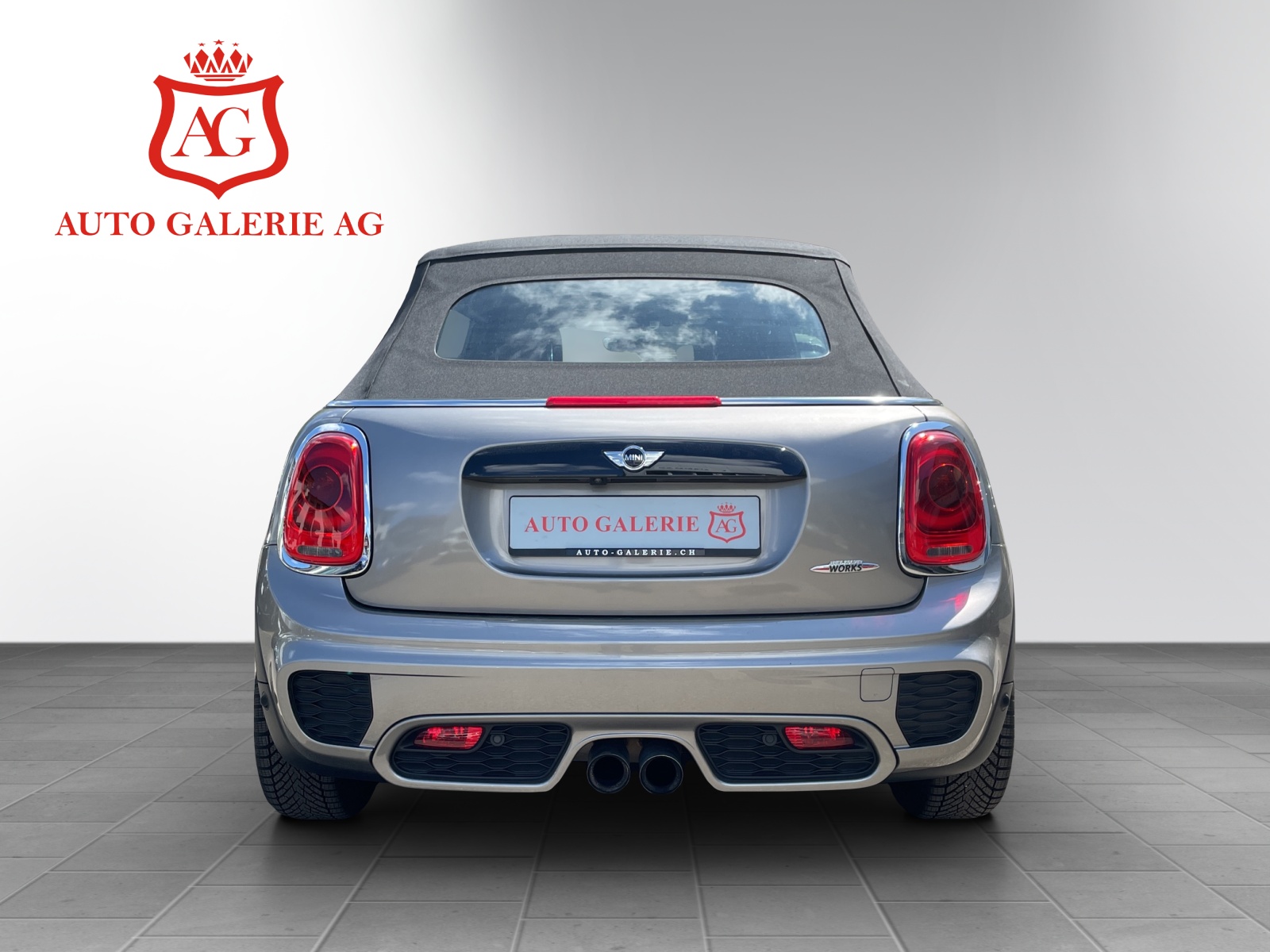 MINI Cooper John Cooper Works Cabriolet Steptronic-image-13