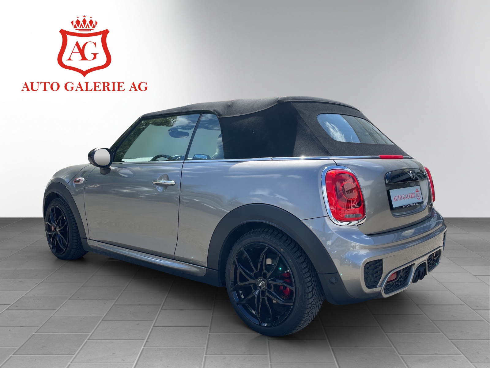 MINI Cooper John Cooper Works Cabriolet Steptronic-image-8