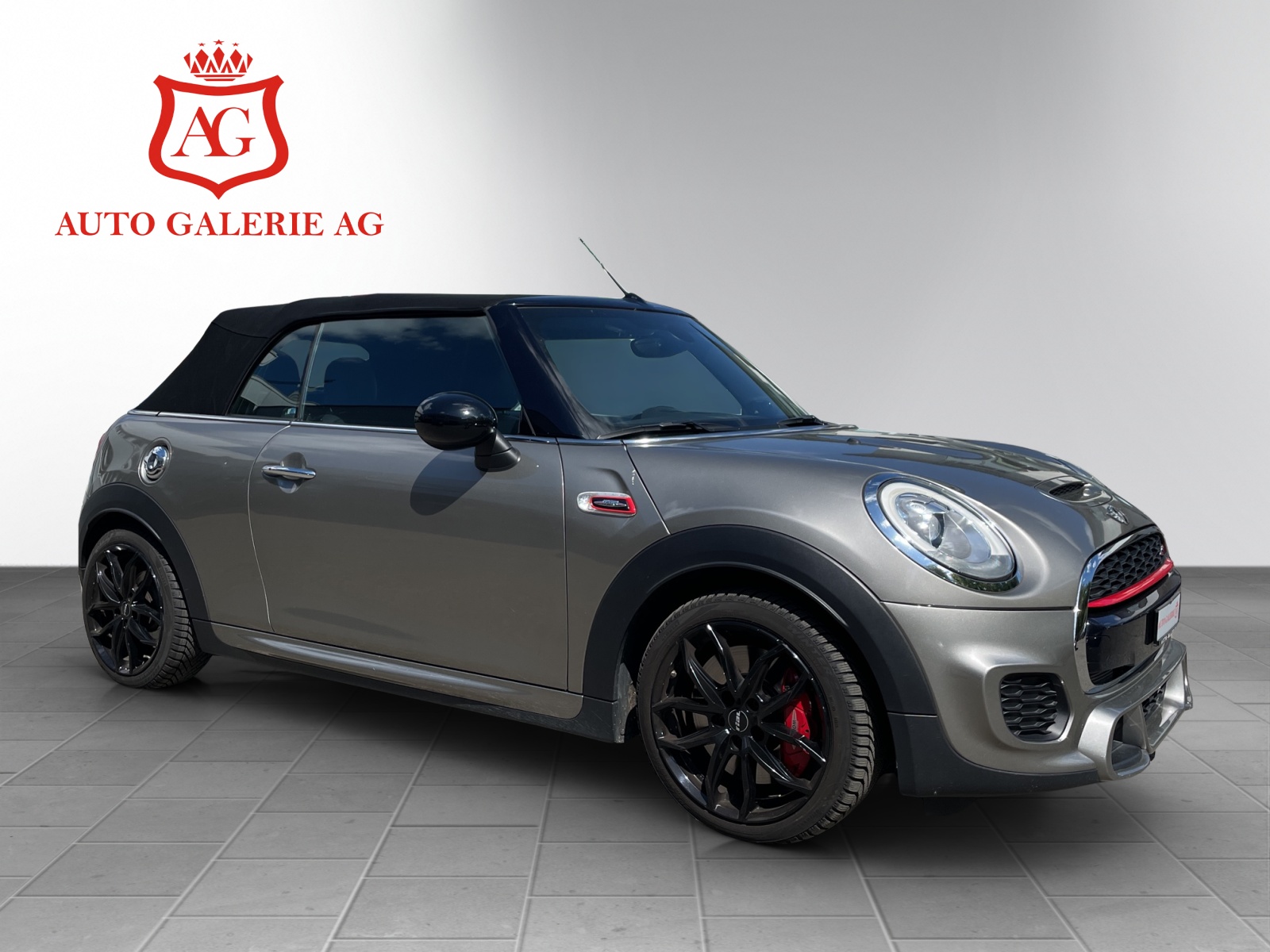 MINI Cooper John Cooper Works Cabriolet Steptronic-image-12