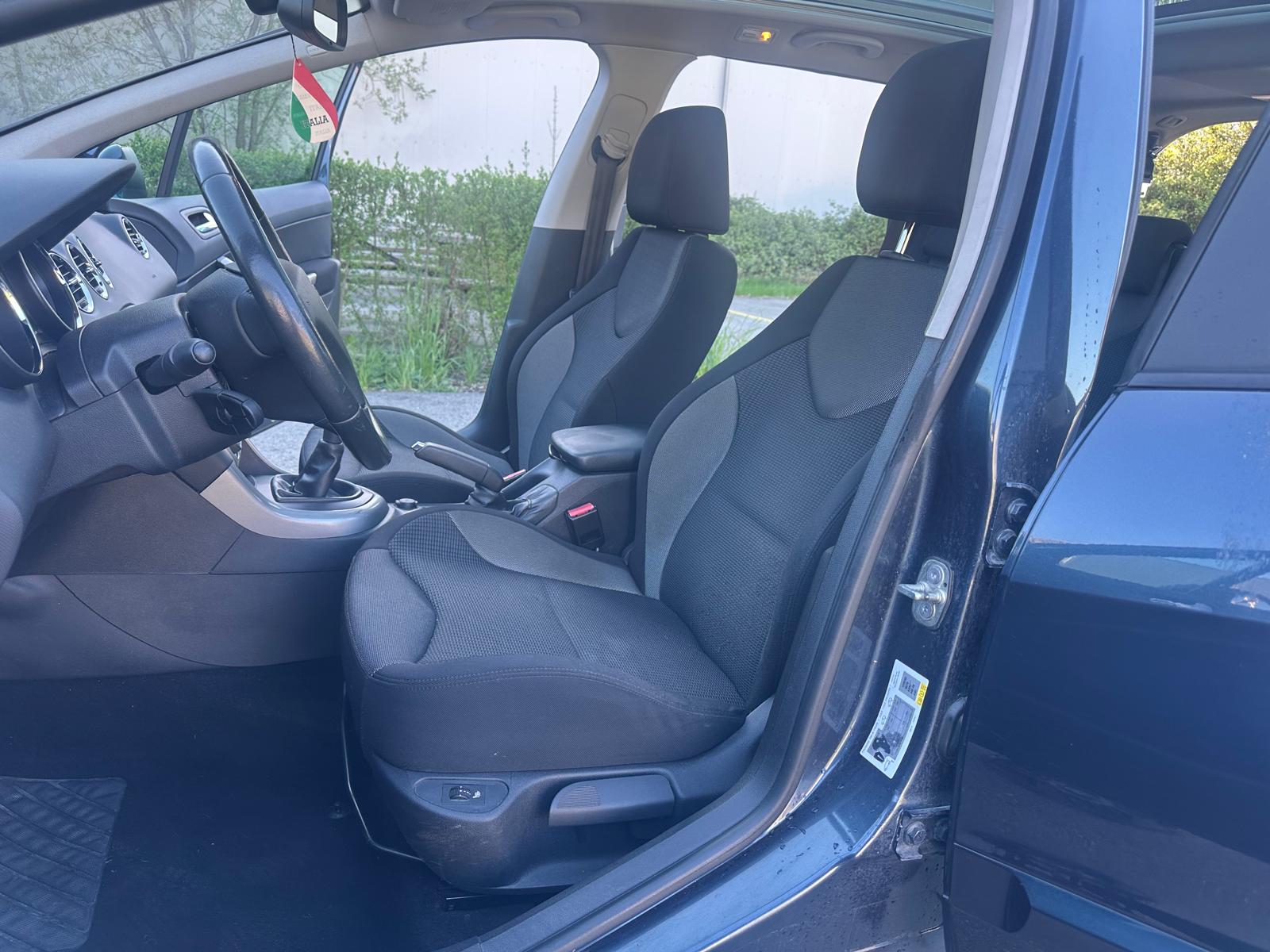 PEUGEOT 308 SW 1.6 16V VTI Active-image-9