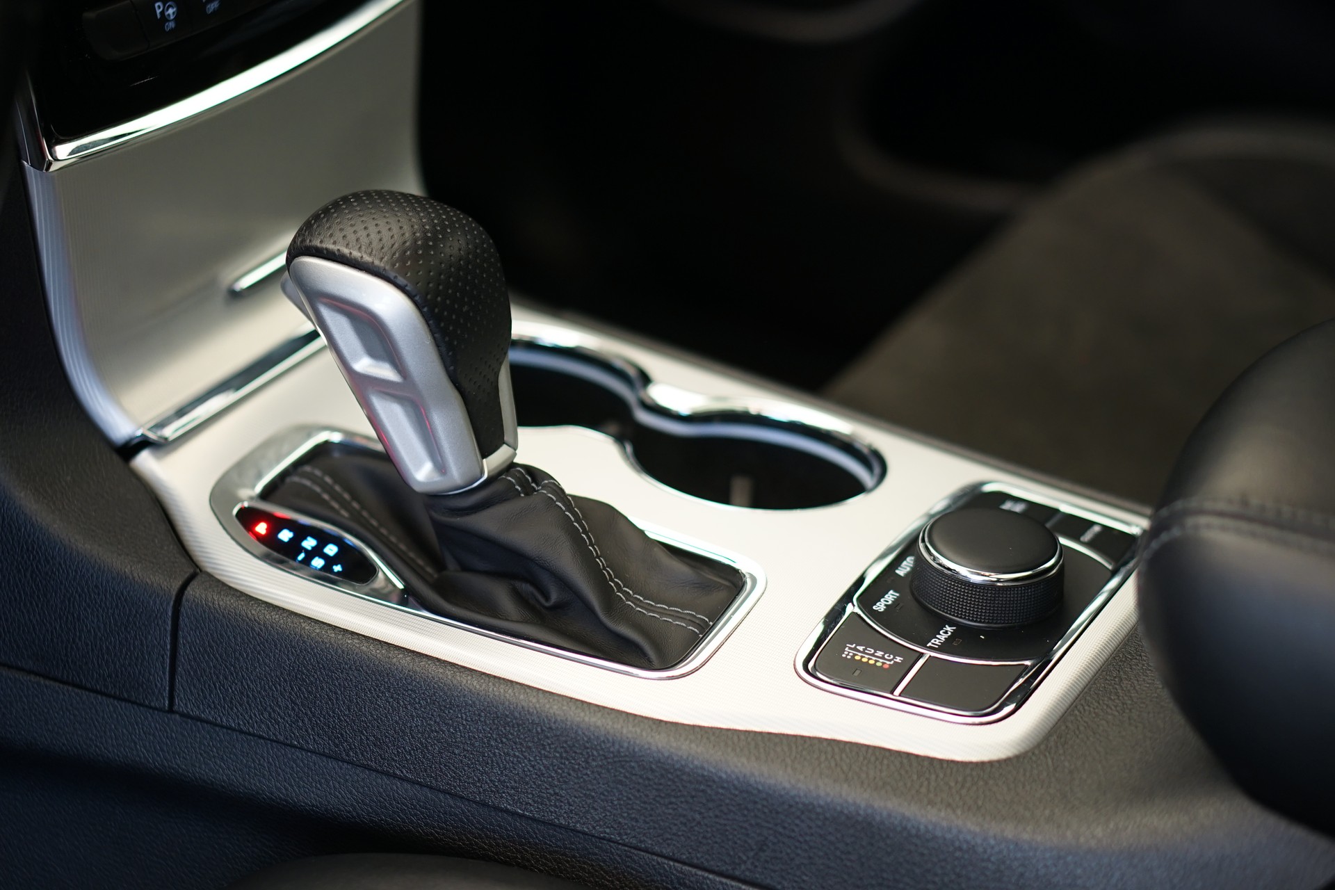 JEEP Grand Cherokee 6.4 V8 HEMI SRT8 Automatic-image-27