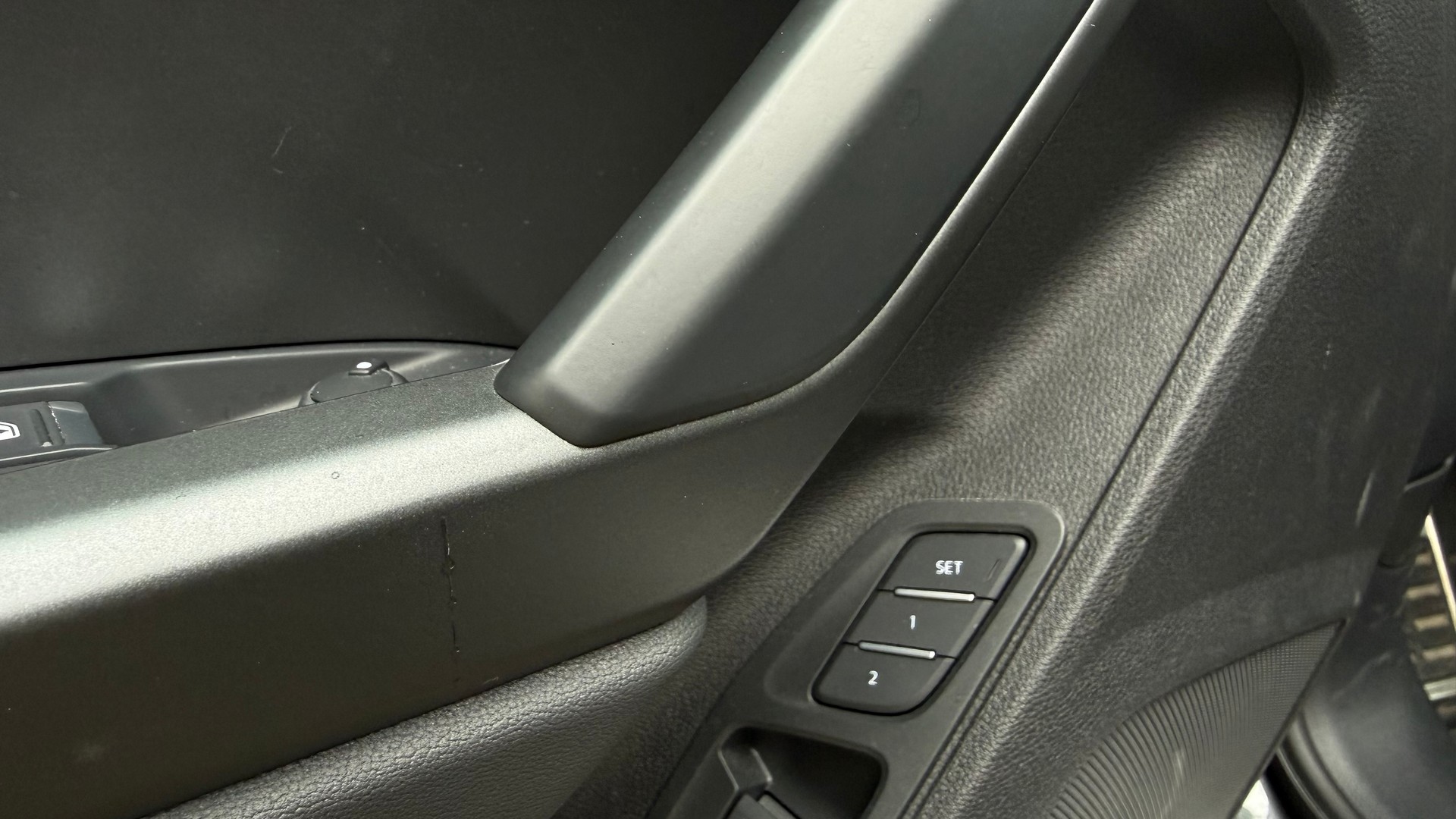 AUDI Q3 35 TFSI S line Attraction S-tronic-image-6