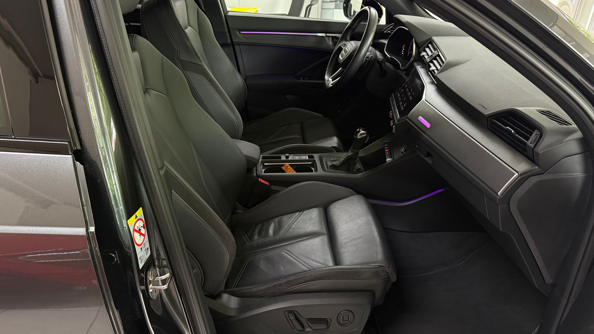 AUDI Q3 35 TFSI S line Attraction S-tronic-image-12