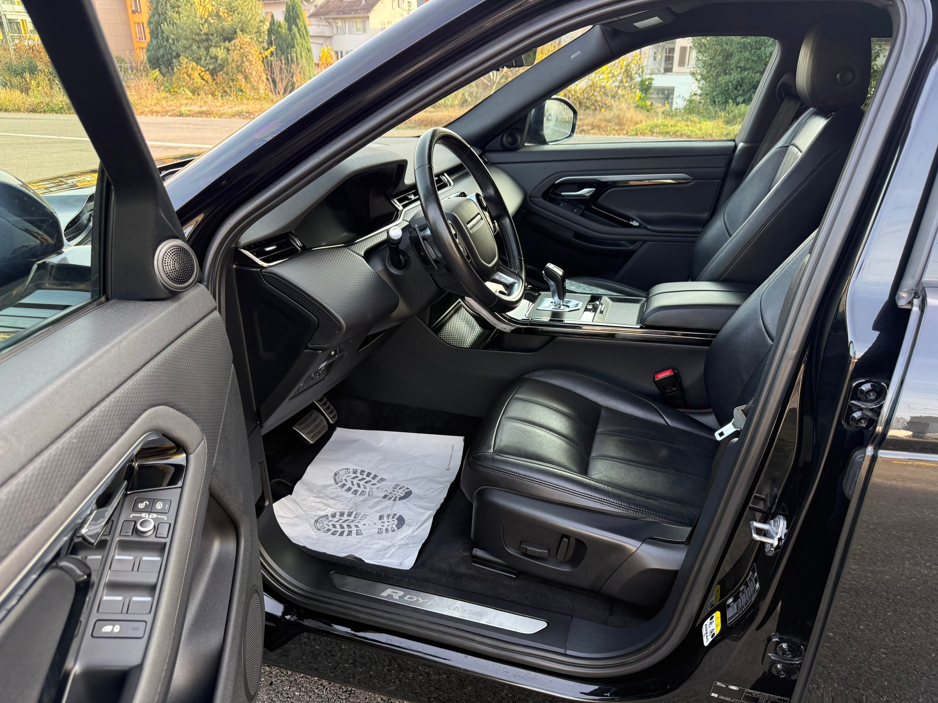 LAND ROVER Range Rover Evoque R-Dynamic D 180 S AT9-image-10