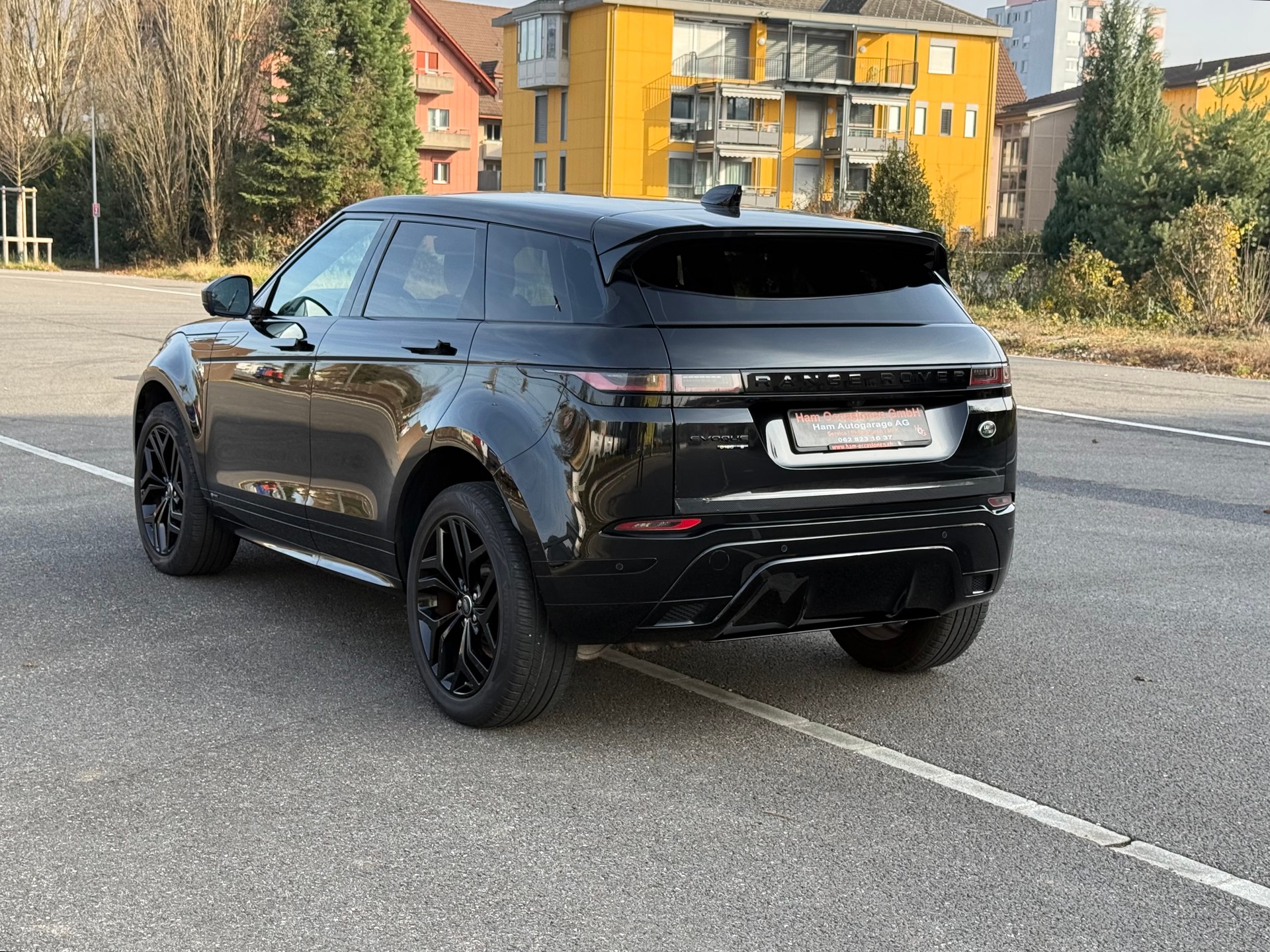 LAND ROVER Range Rover Evoque R-Dynamic D 180 S AT9-showroom-element-2