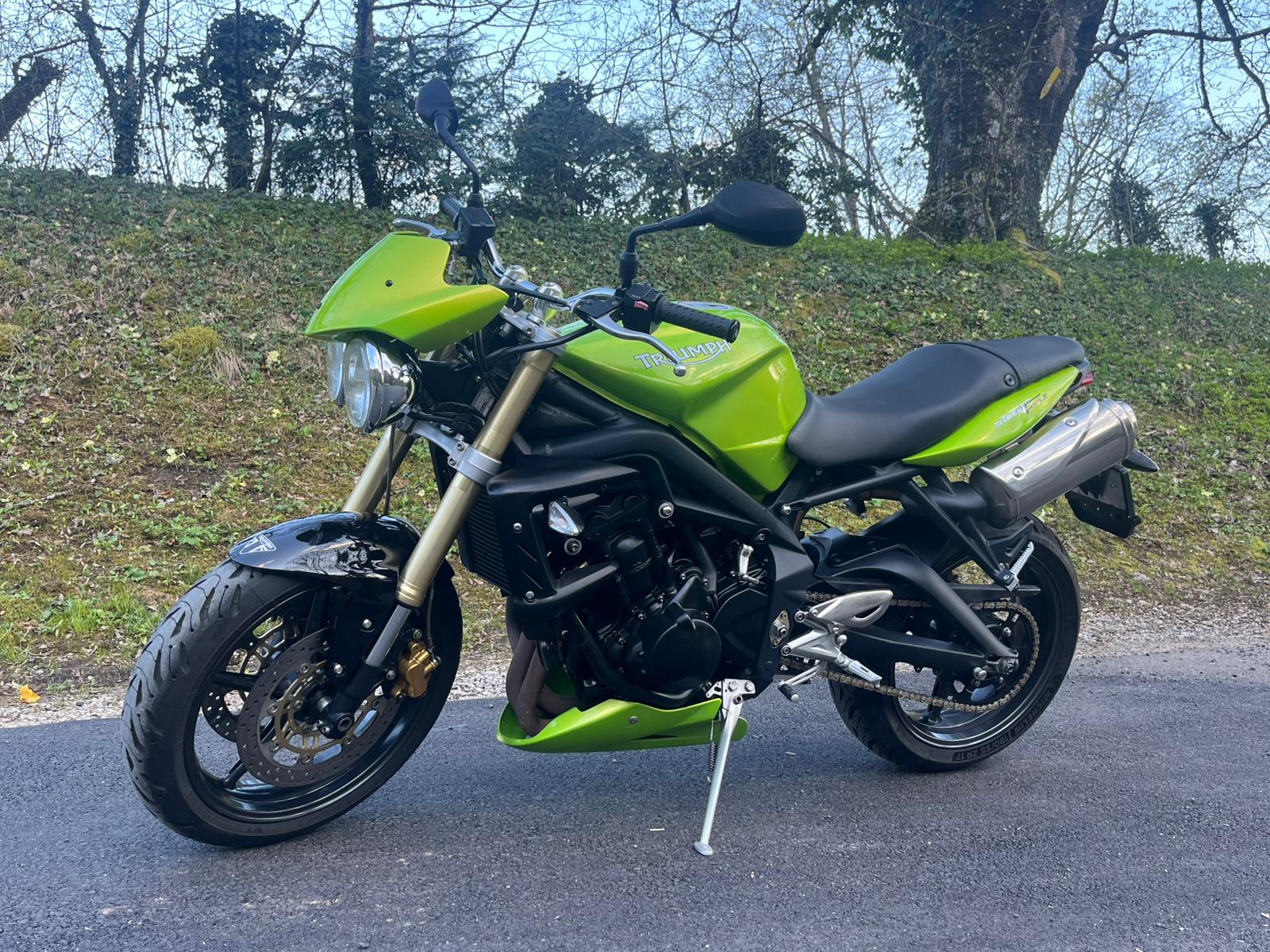 TRIUMPH Street Triple 675-showroom-element-1