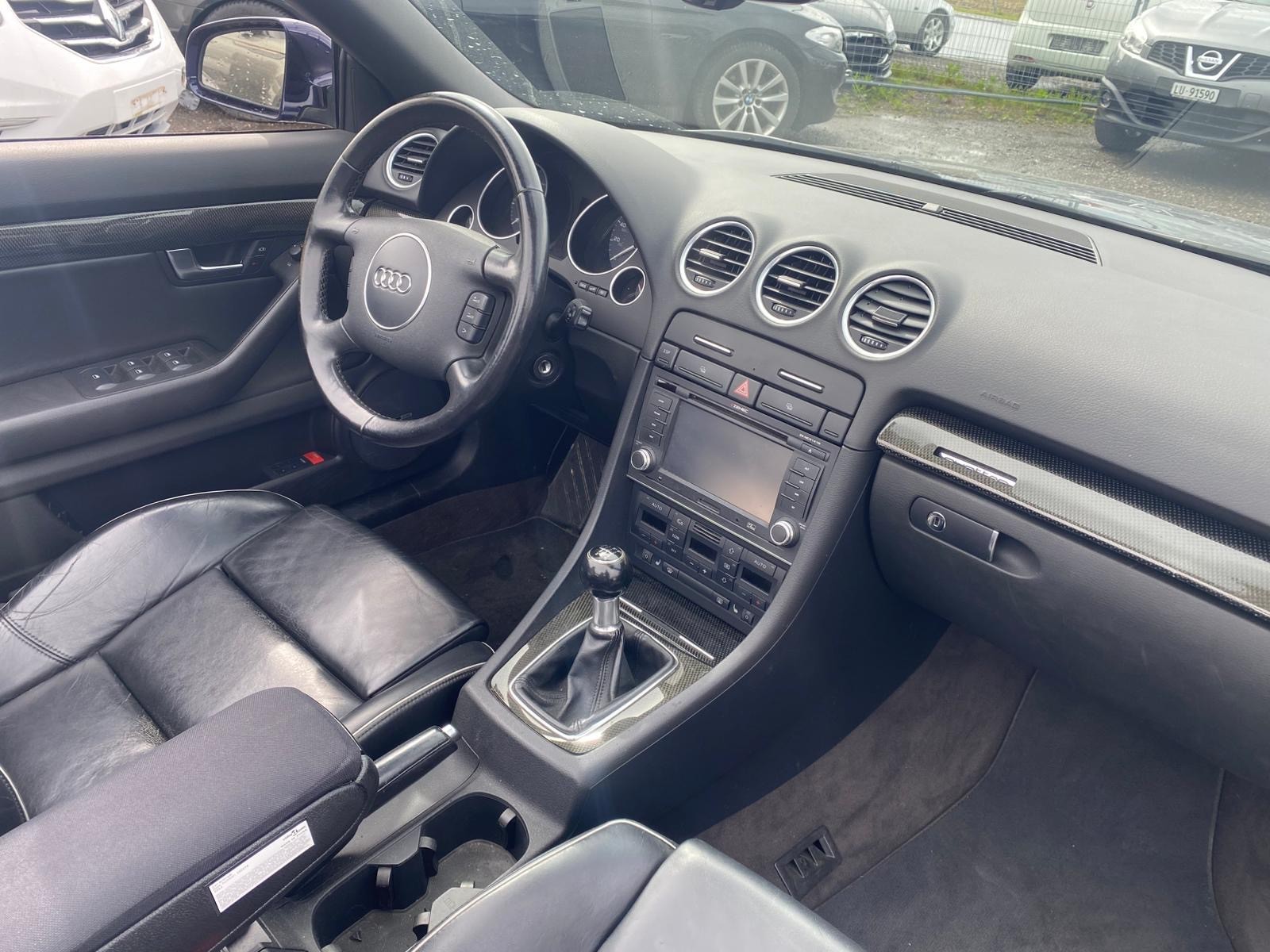 AUDI S4 Cabriolet 4.2 V8 quattro-image-10