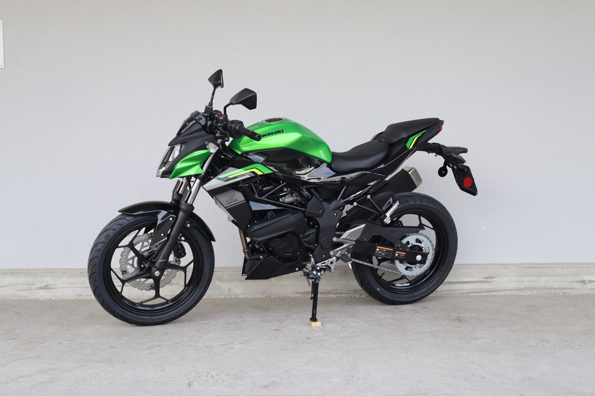KAWASAKI Z 125-image-4