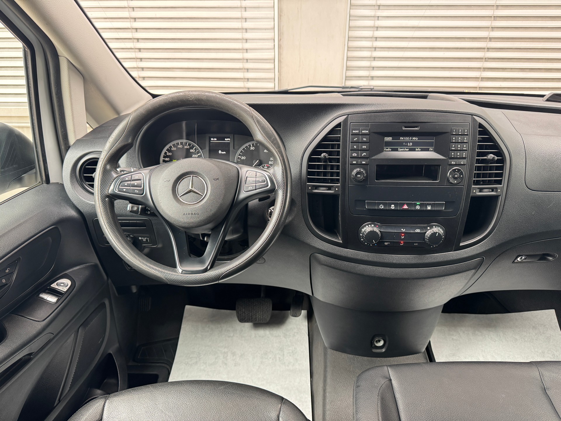 MERCEDES-BENZ Vito 119 BlueTEC Tourer Base L 4Matic 7G-Tronic-image-10