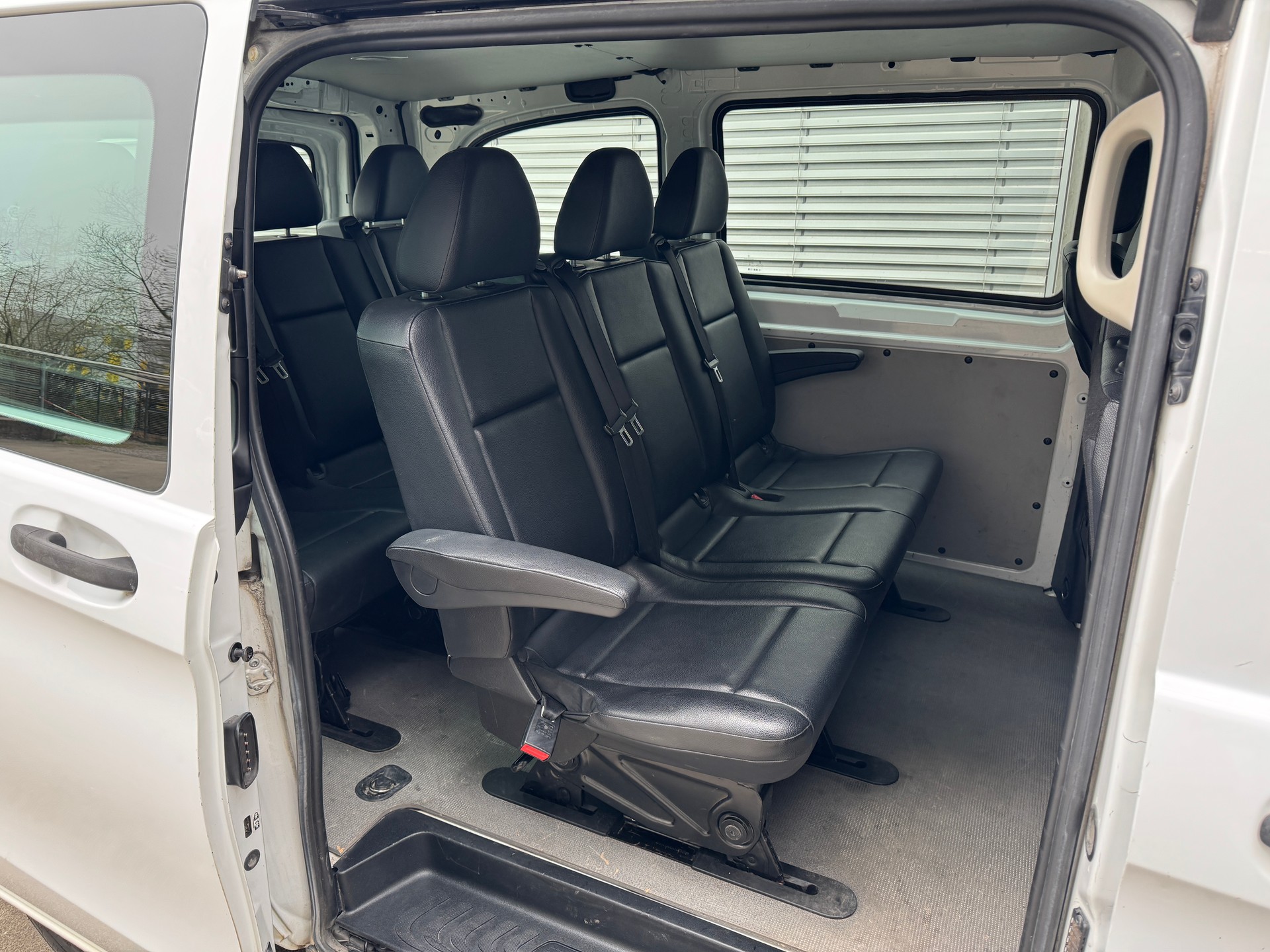 MERCEDES-BENZ Vito 119 BlueTEC Tourer Base L 4Matic 7G-Tronic-image-7