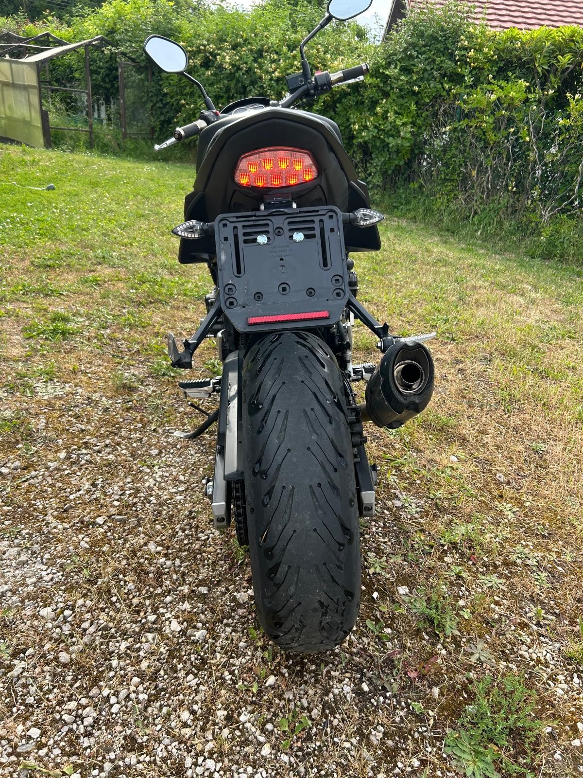 SUZUKI GSR 750 ABS-image-6