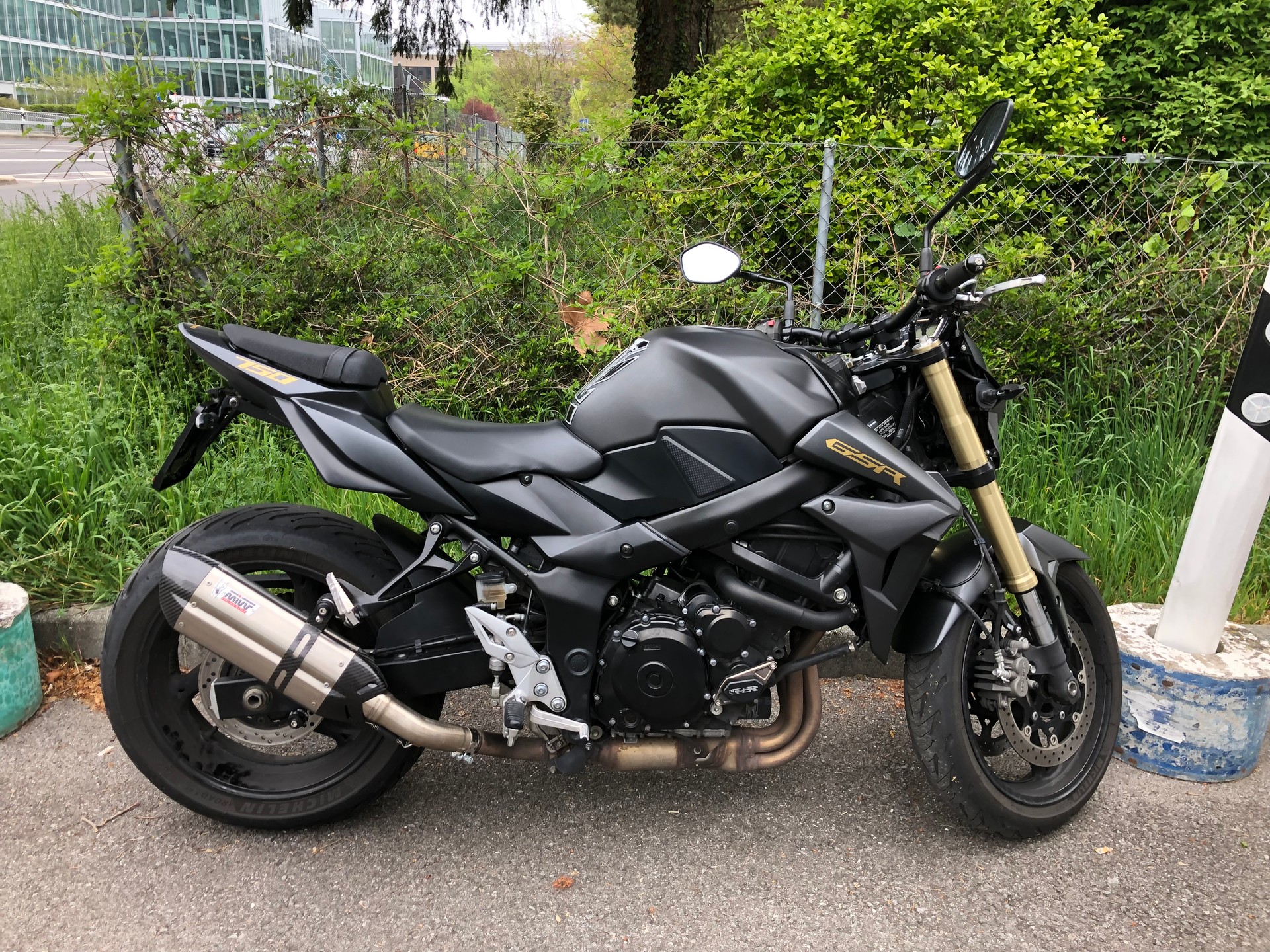 SUZUKI GSR 750 ABS