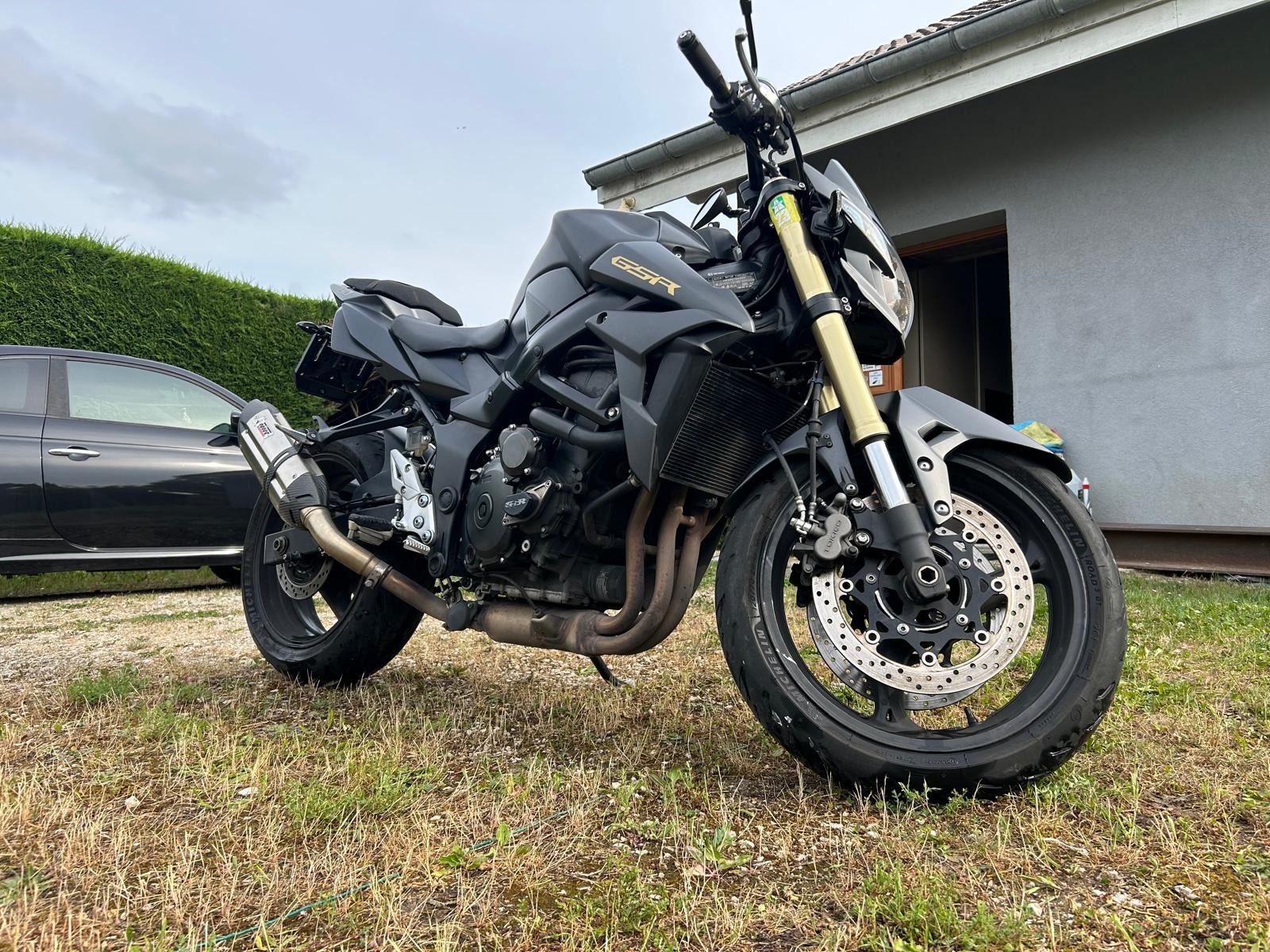 SUZUKI GSR 750 ABS-image-4