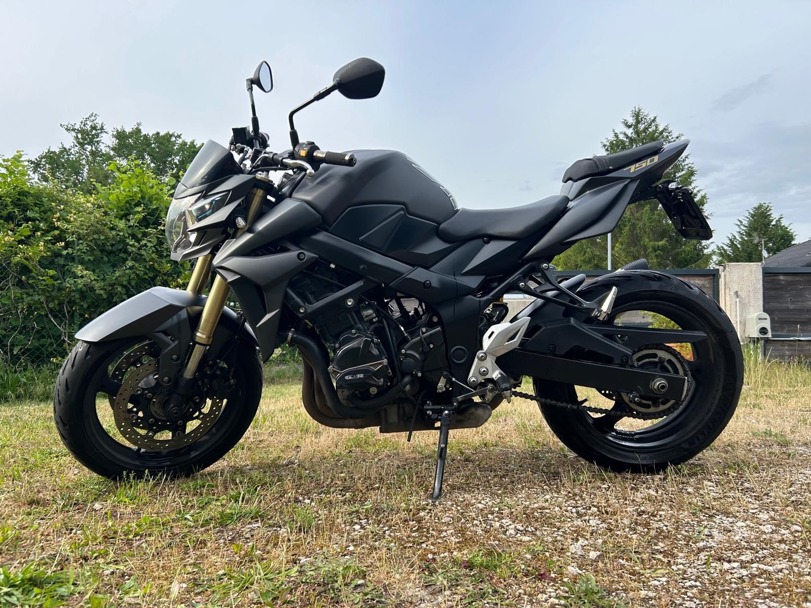 SUZUKI GSR 750 ABS-image-1