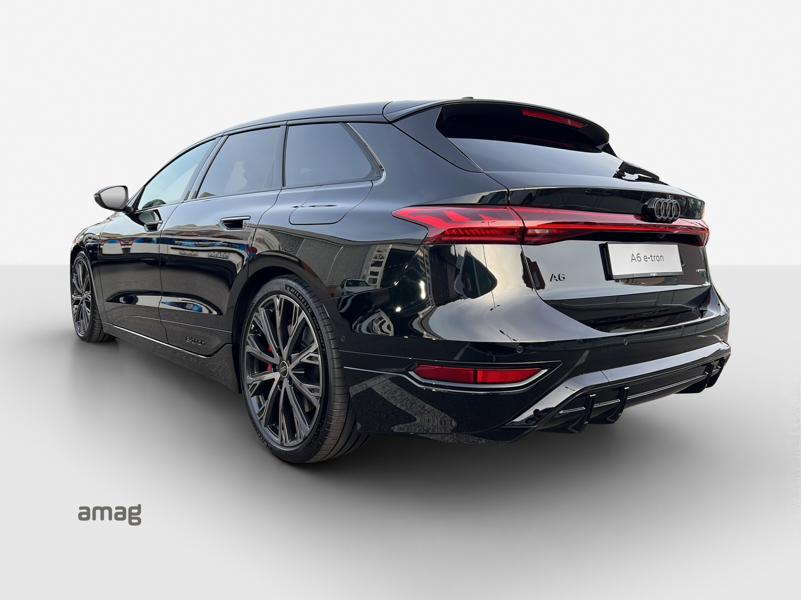 AUDI A6 Avant e-tron quattro-image-2