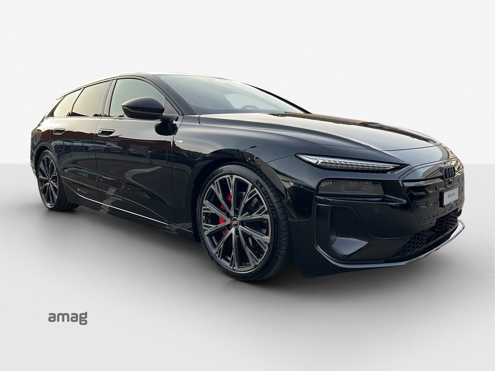 AUDI A6 Avant e-tron quattro-image-5