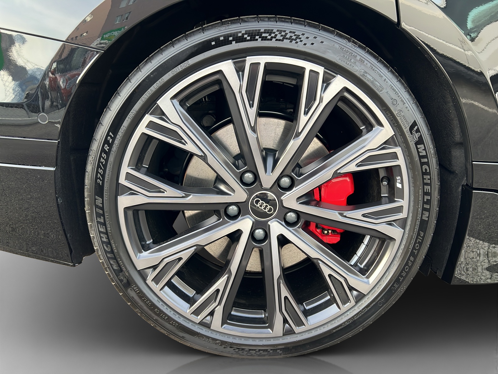 AUDI A6 Avant e-tron quattro-image-14