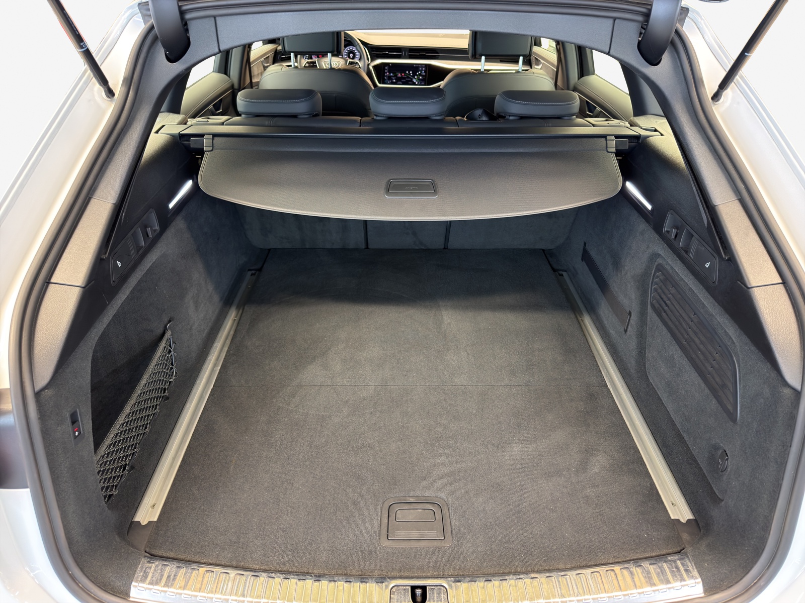 AUDI A6 Avant 55 TFSI advanced quattro S-tronic-image-12