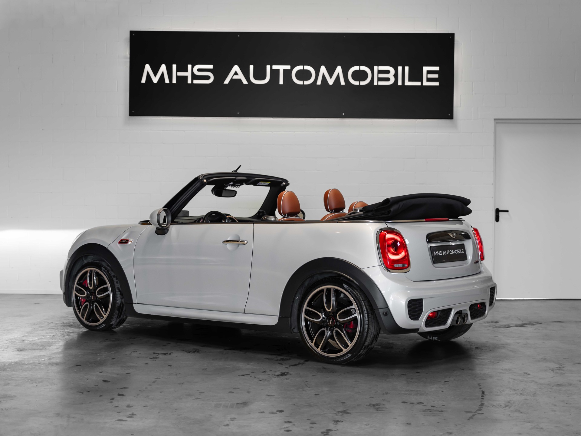 MINI Cooper John Cooper Works Cabriolet Steptronic-showroom-element-3