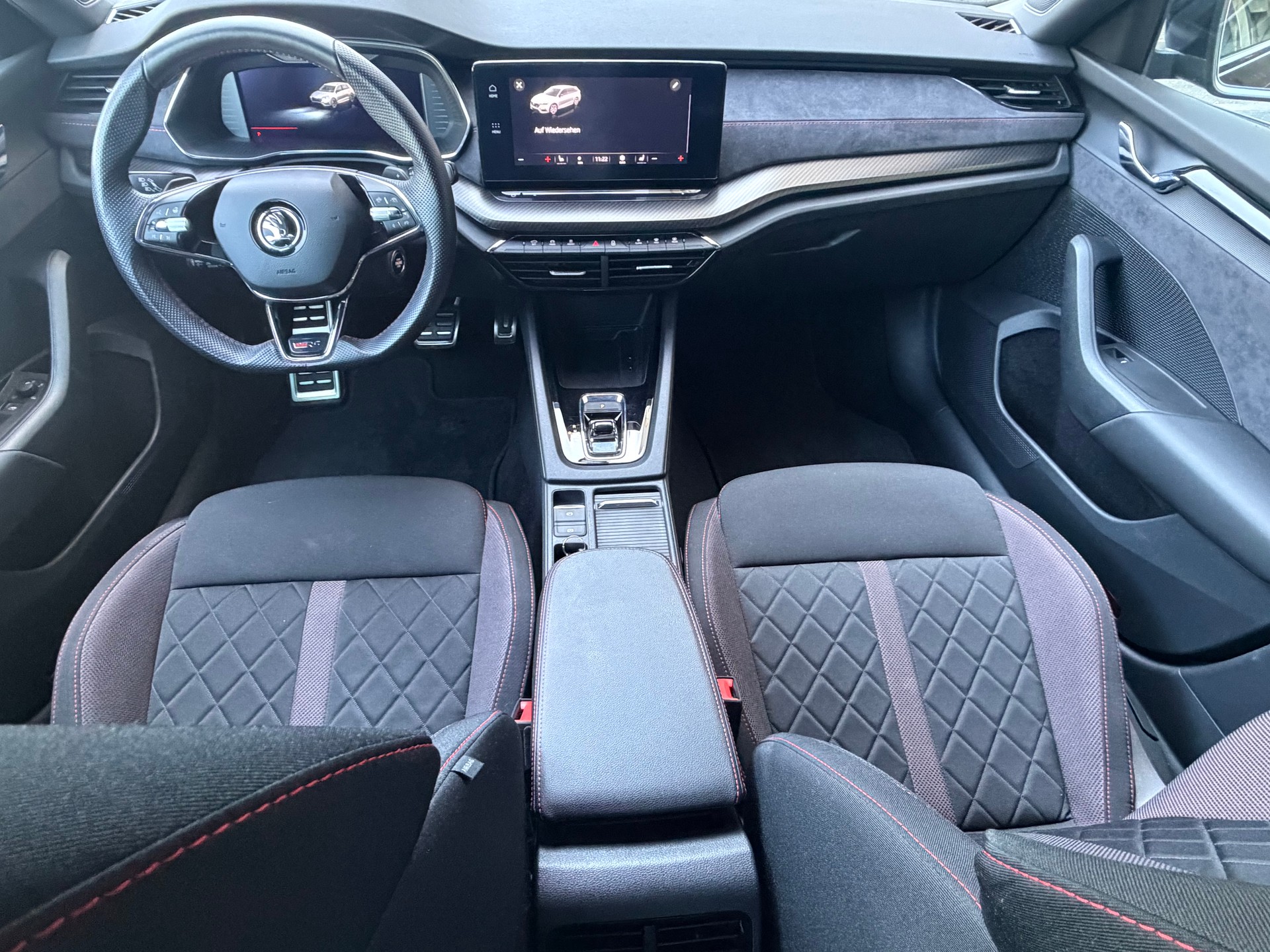 SKODA Octavia Combi 2.0 TSI DSG RS-image-10