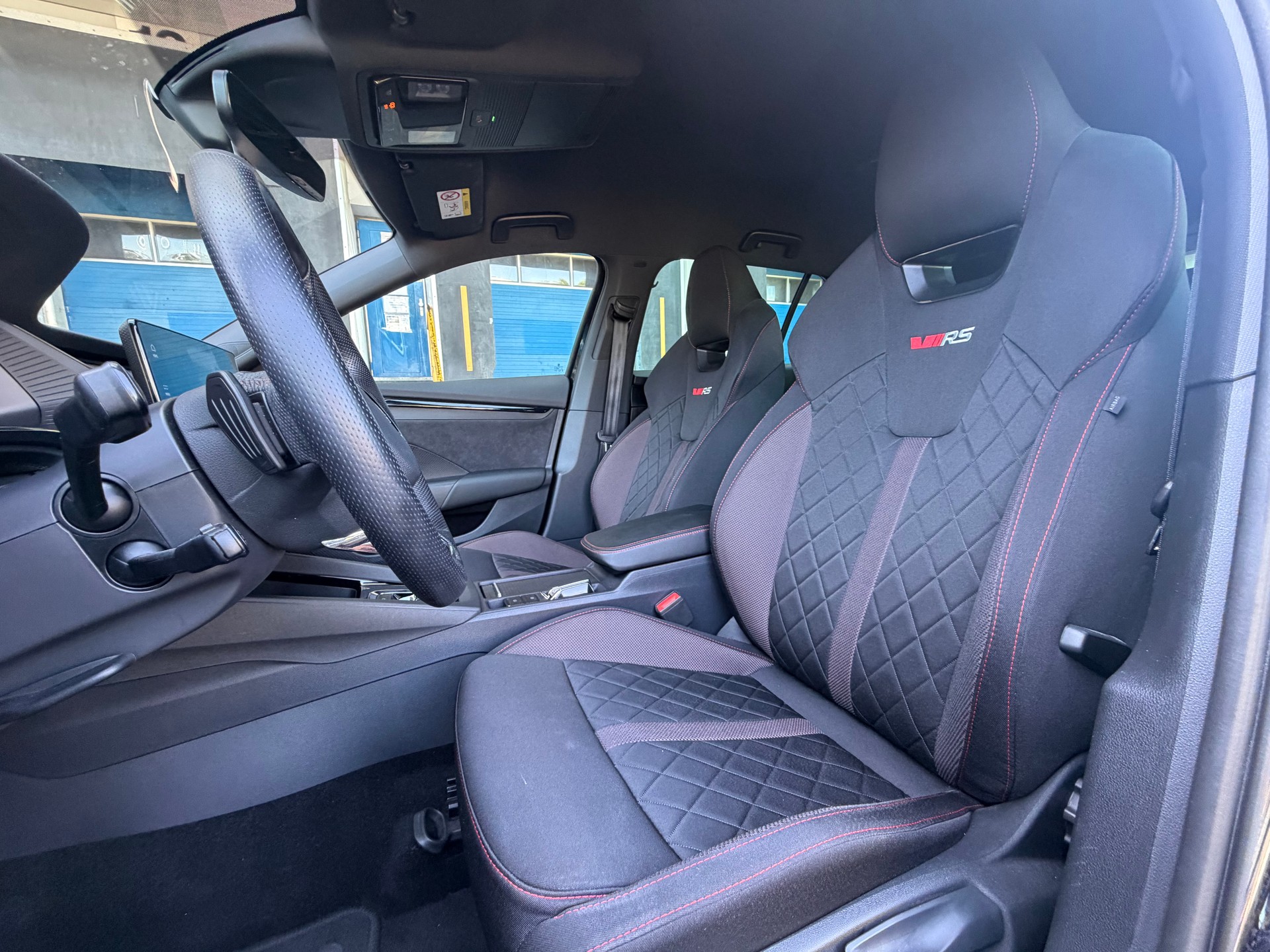 SKODA Octavia Combi 2.0 TSI DSG RS-image-8
