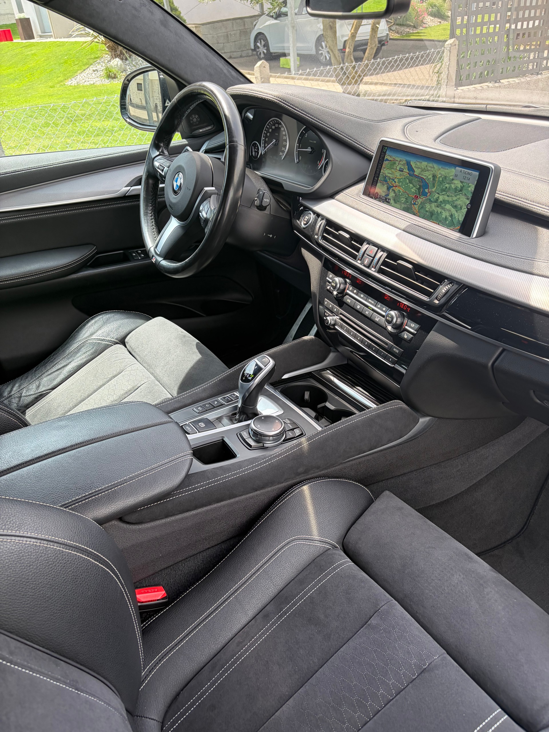 BMW X6 xDrive 40d Steptronic M-image-11