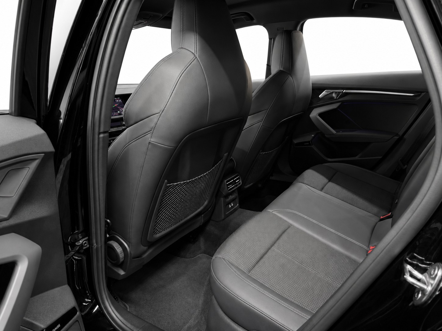 AUDI S3 Limousine TFSI quattro S-tronic * Facelift * SONOS * Garantie *-image-12