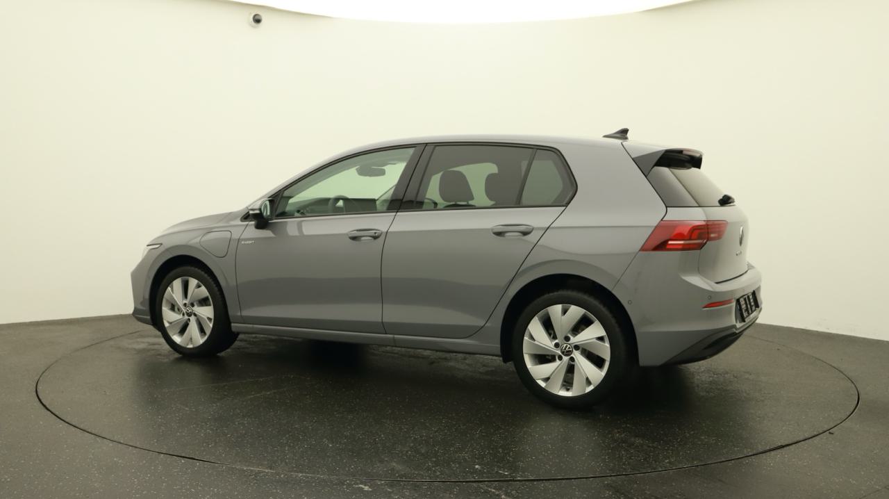 VW Golf VIII 1.5 TSI PHEV Limited-image-2