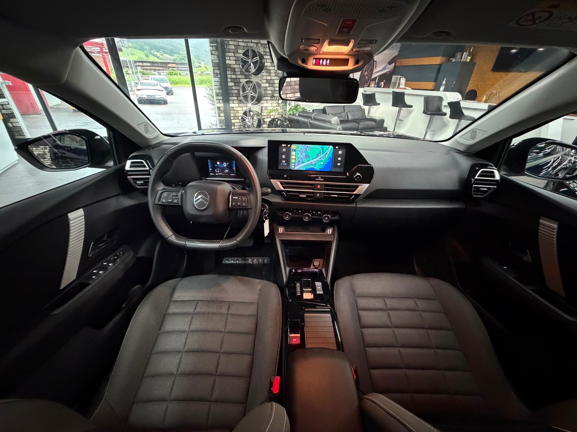 CITROEN C4 1.2 130 Plus EAT8-image-11